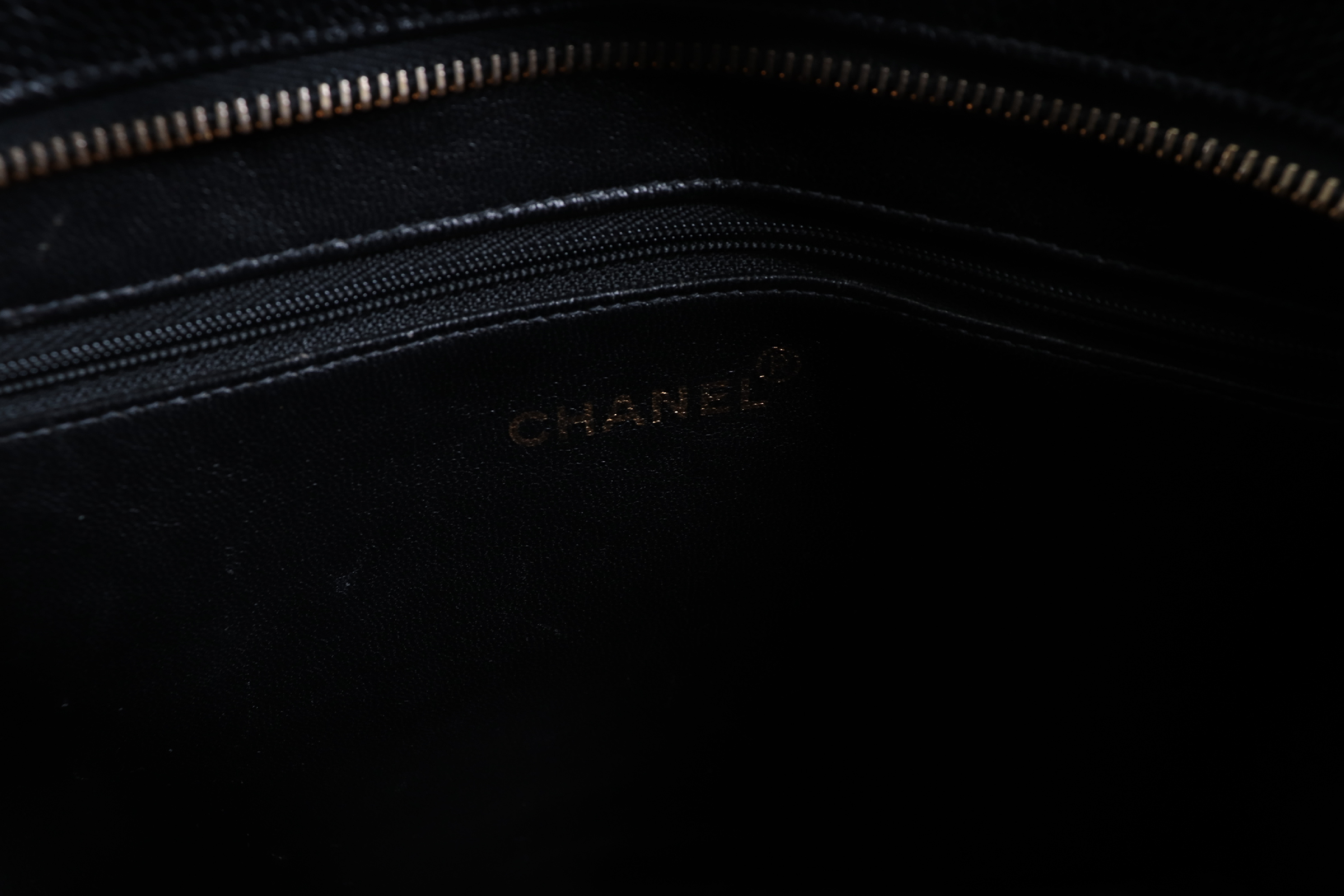 Caviar Reissue Tote Bag (Serial No. 5) — view 9
