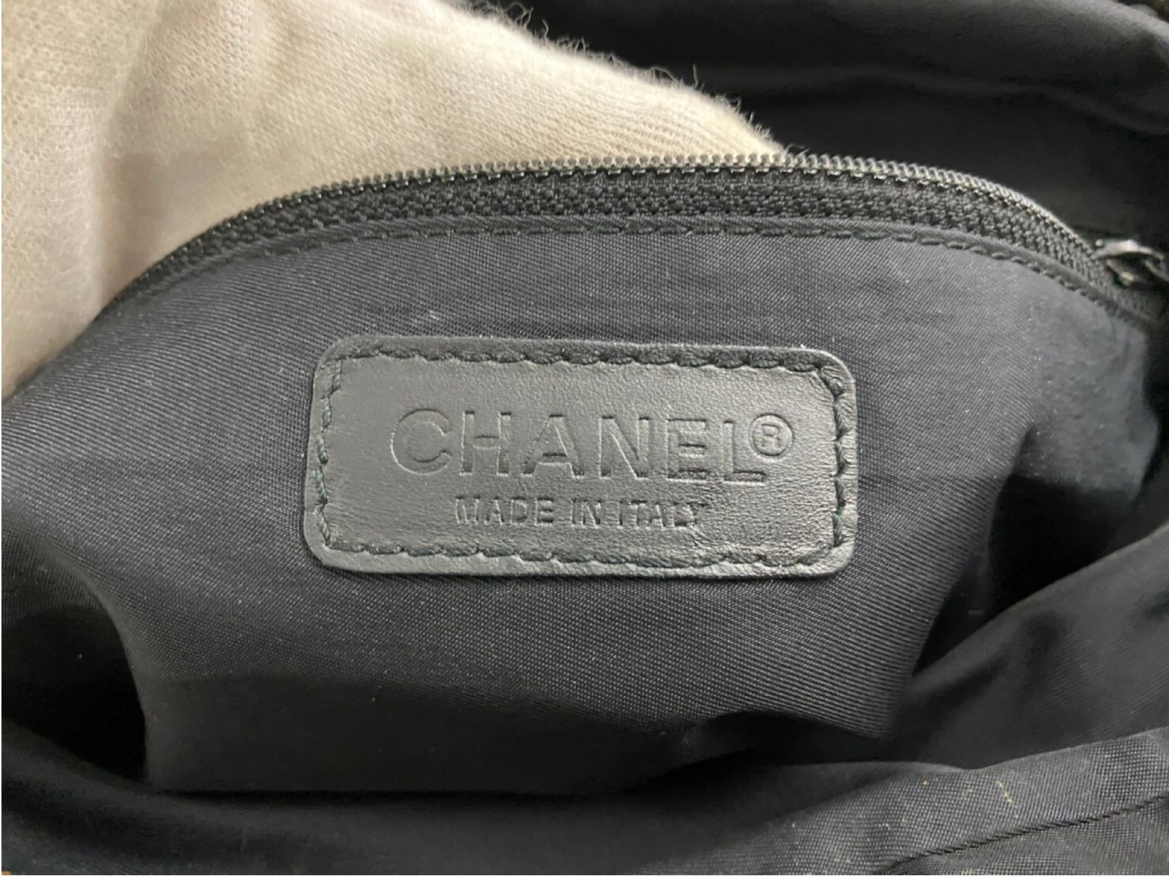 New Travel Handbag — view 8