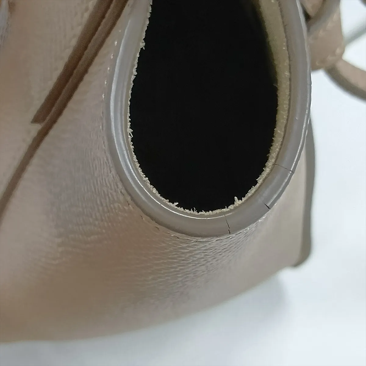 Belt Bag Nano Leather 2-Way Handbag Beige — view 11