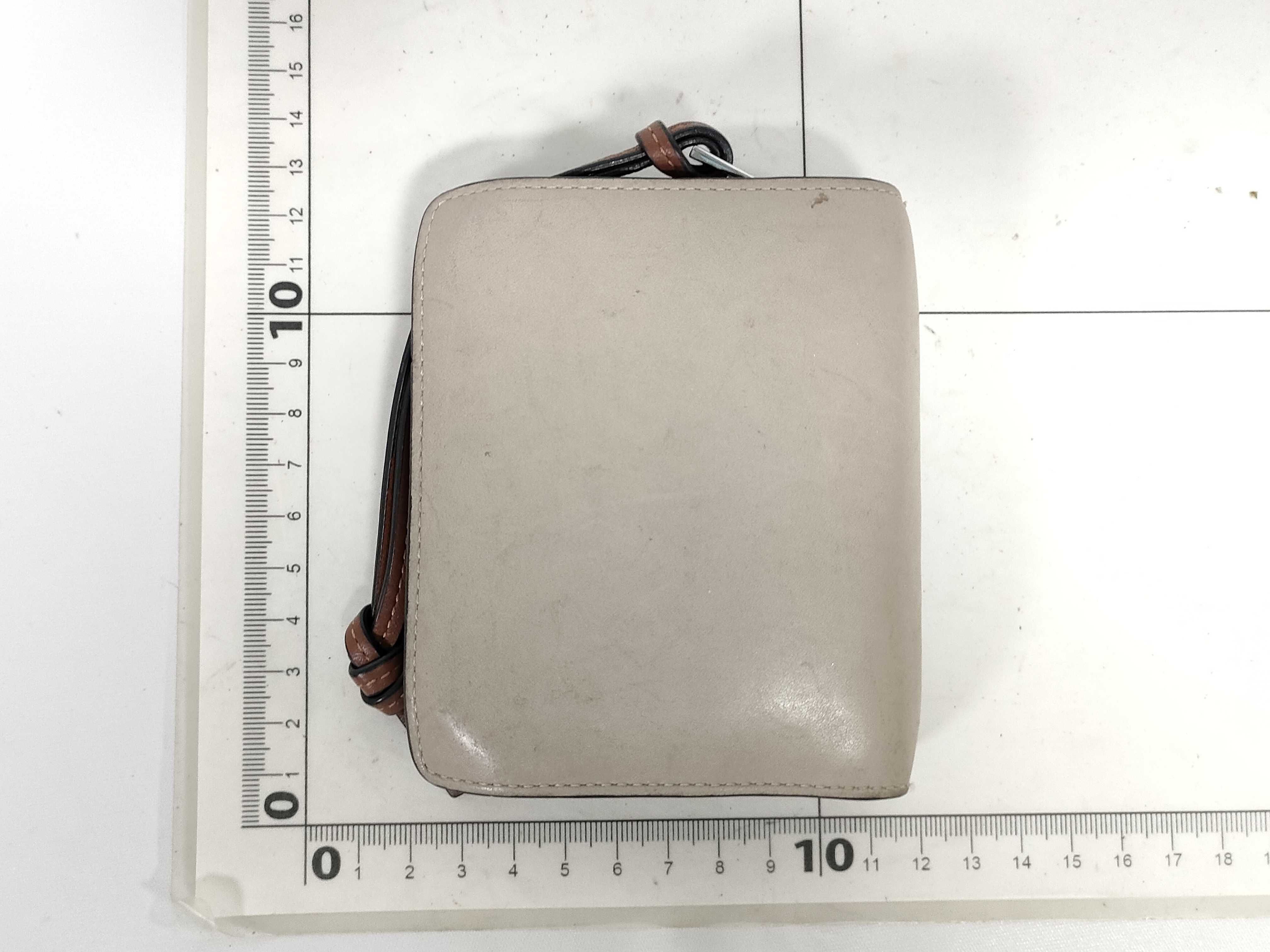 bi-fold wallet — view 2