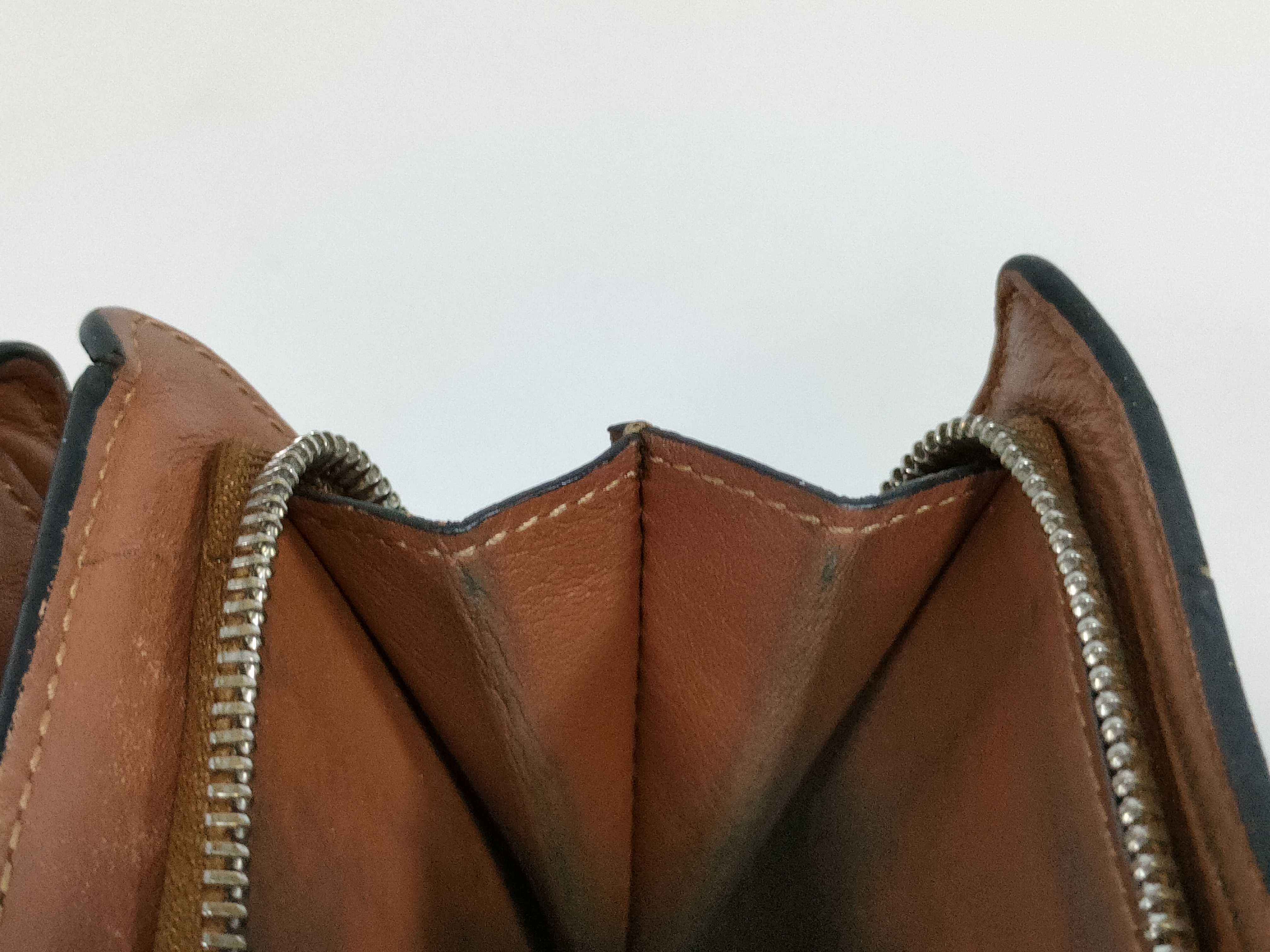 bi-fold wallet — view 14