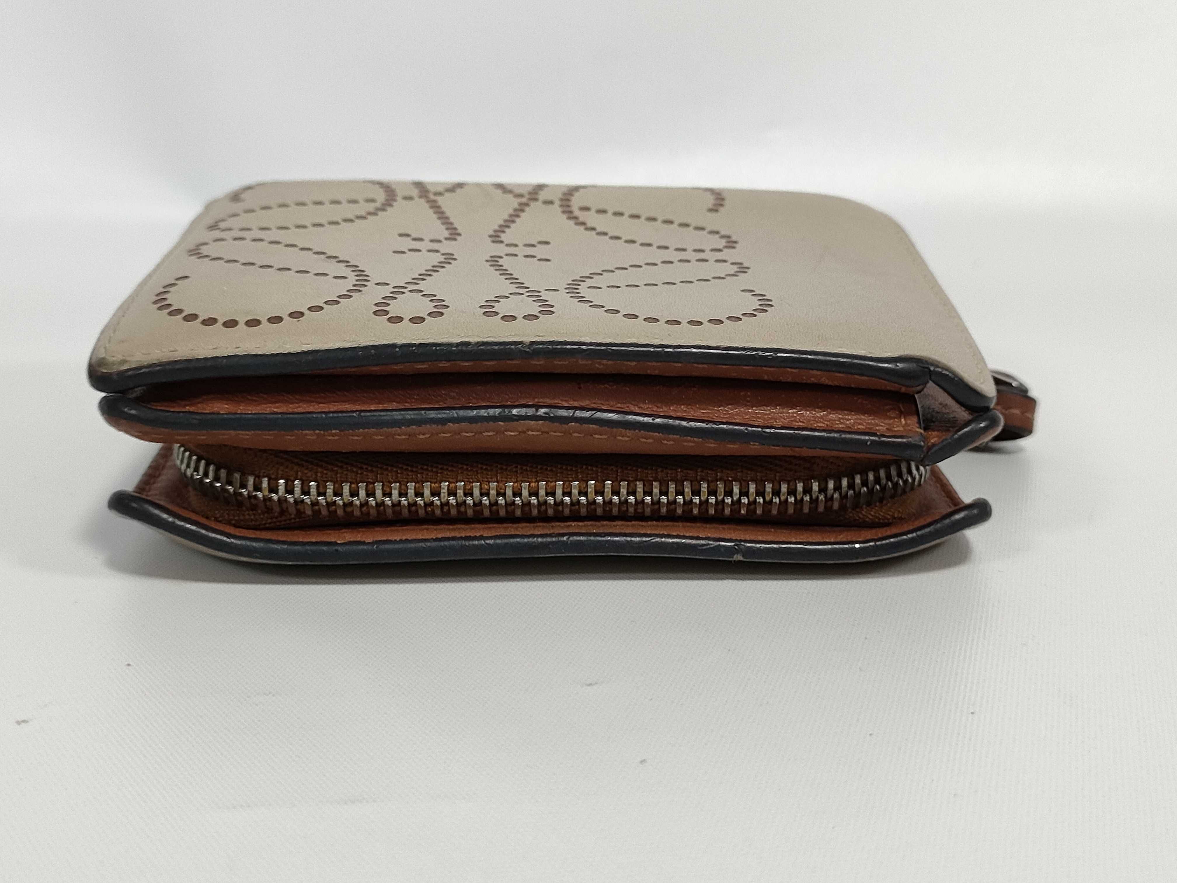 bi-fold wallet — view 7