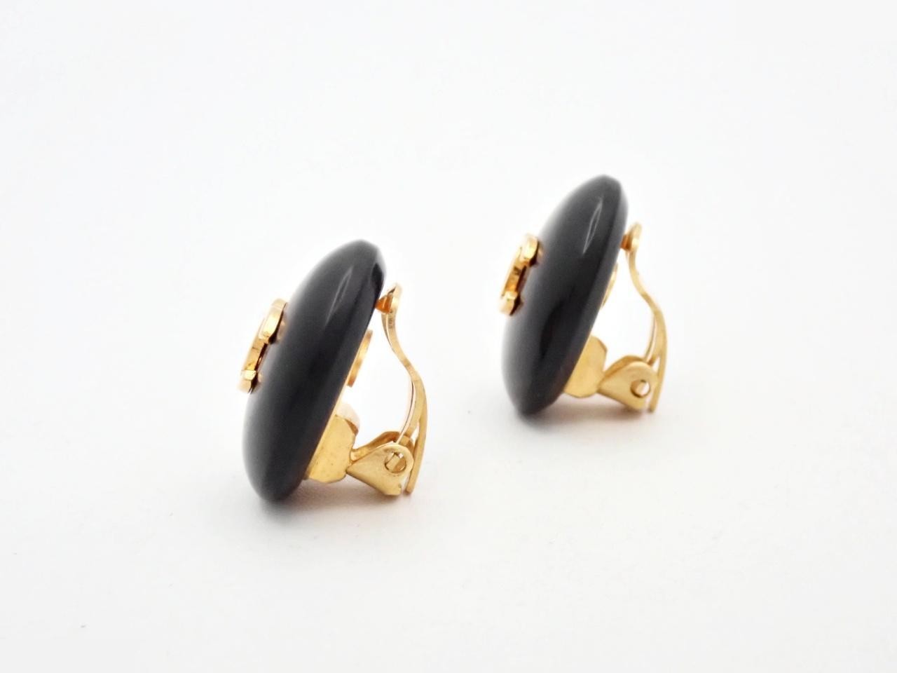 Earrings with Coco Mark design, gold. — view 3