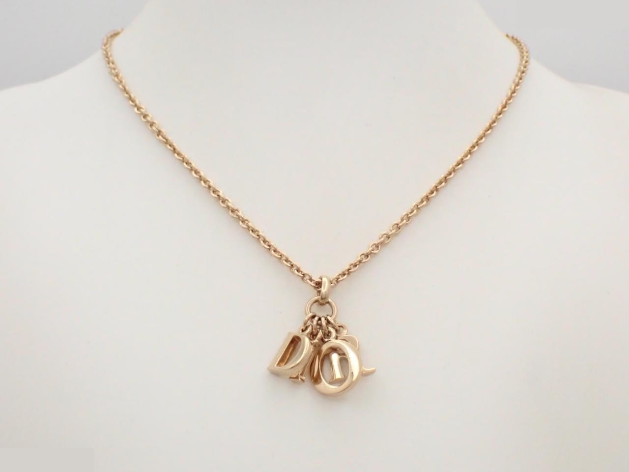 Other lines: Precious metals, necklaces, pendants, chain approximately 46cm. — view 3