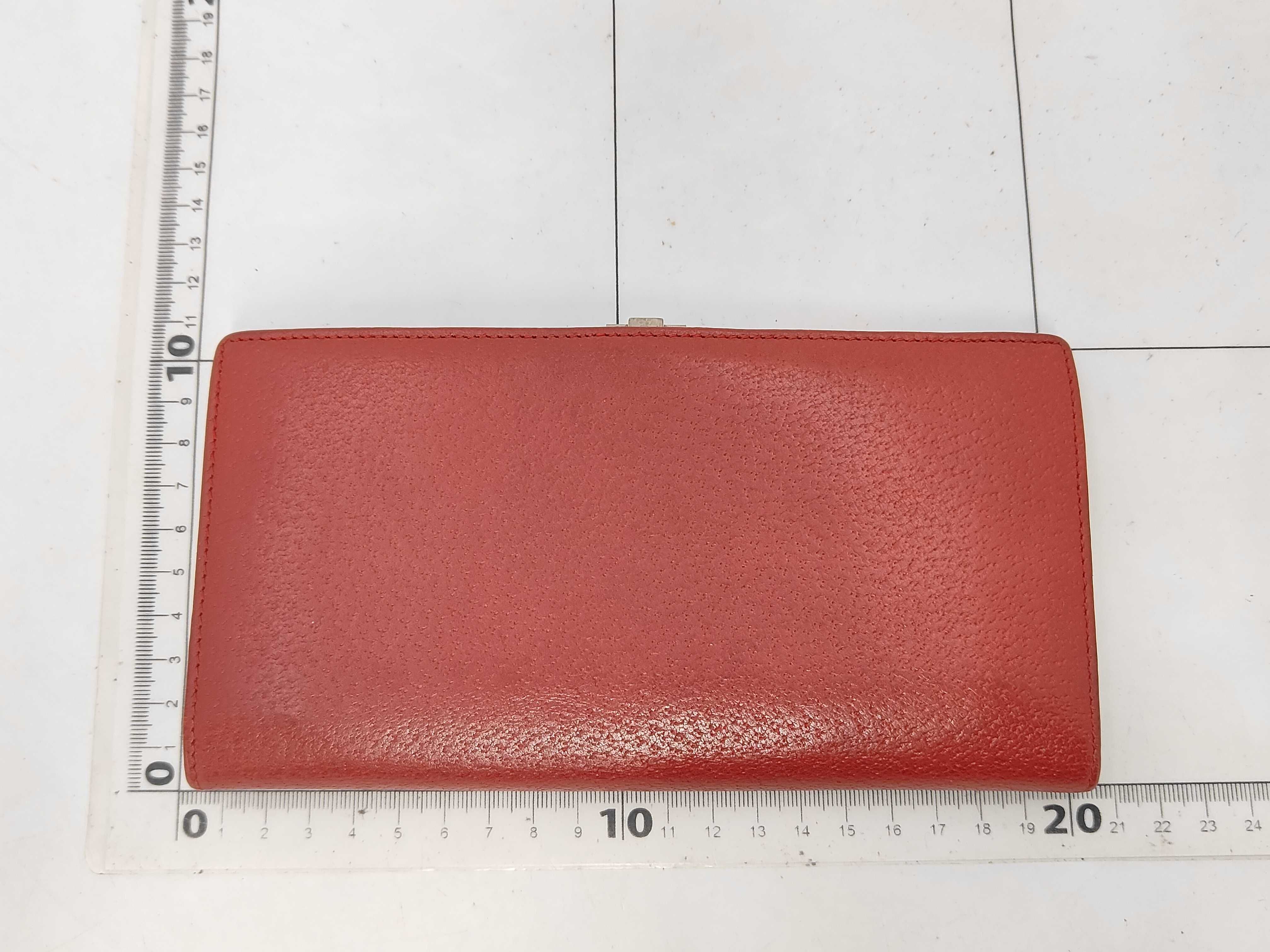long wallet, red, G logo hardware, showing signs of deterioration. — view 2