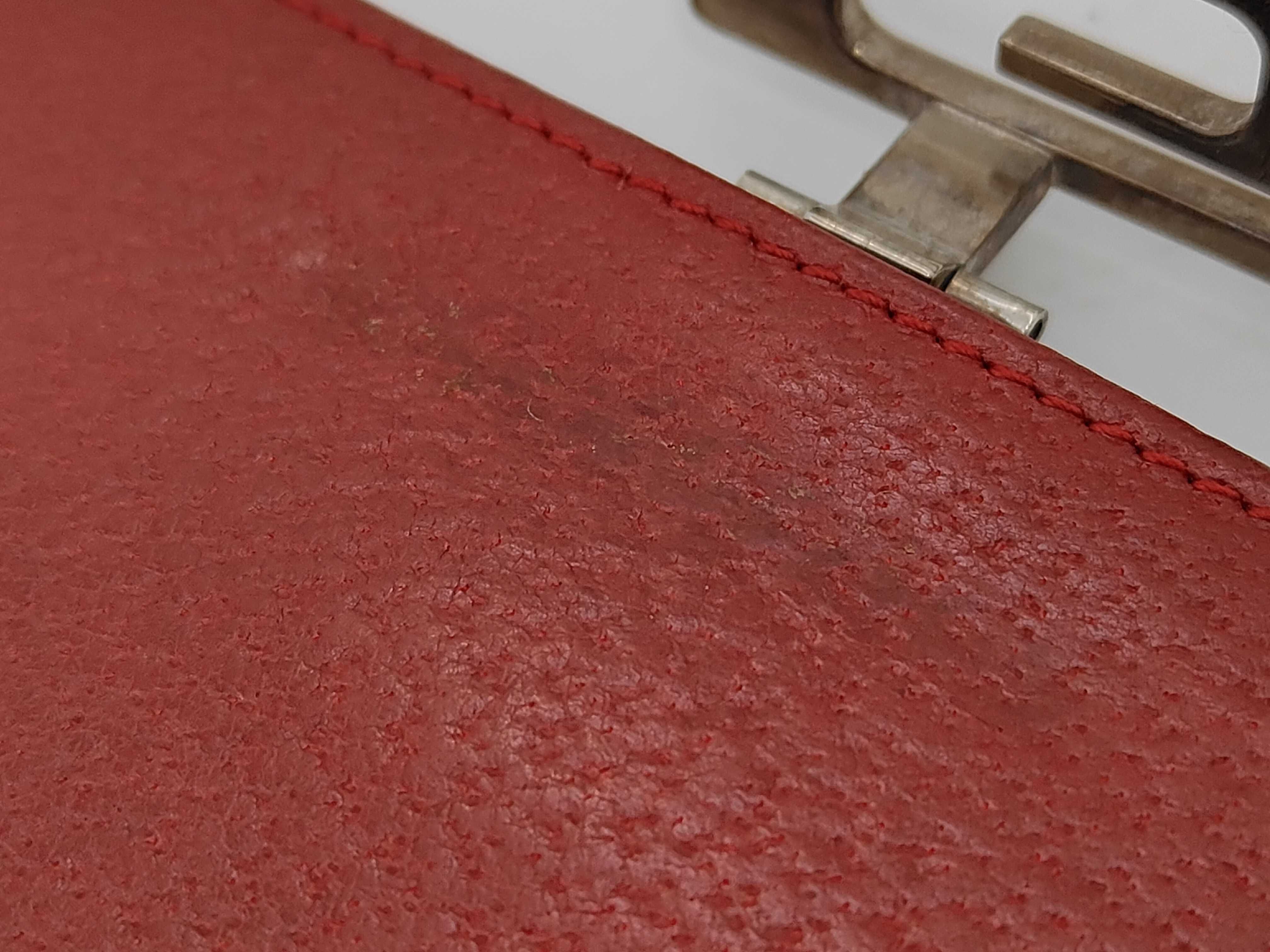long wallet, red, G logo hardware, showing signs of deterioration. — view 13