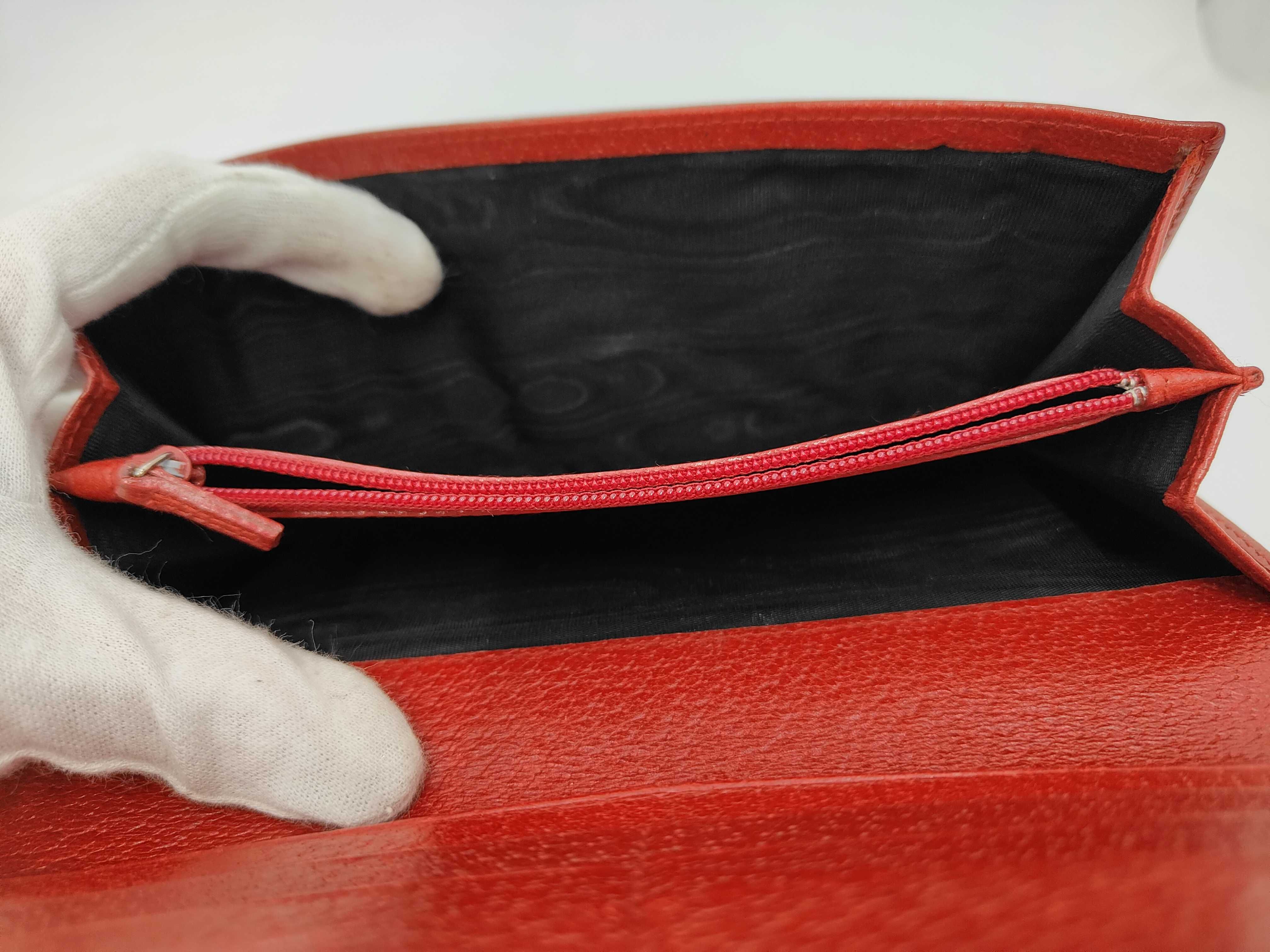 long wallet, red, G logo hardware, showing signs of deterioration. — view 9