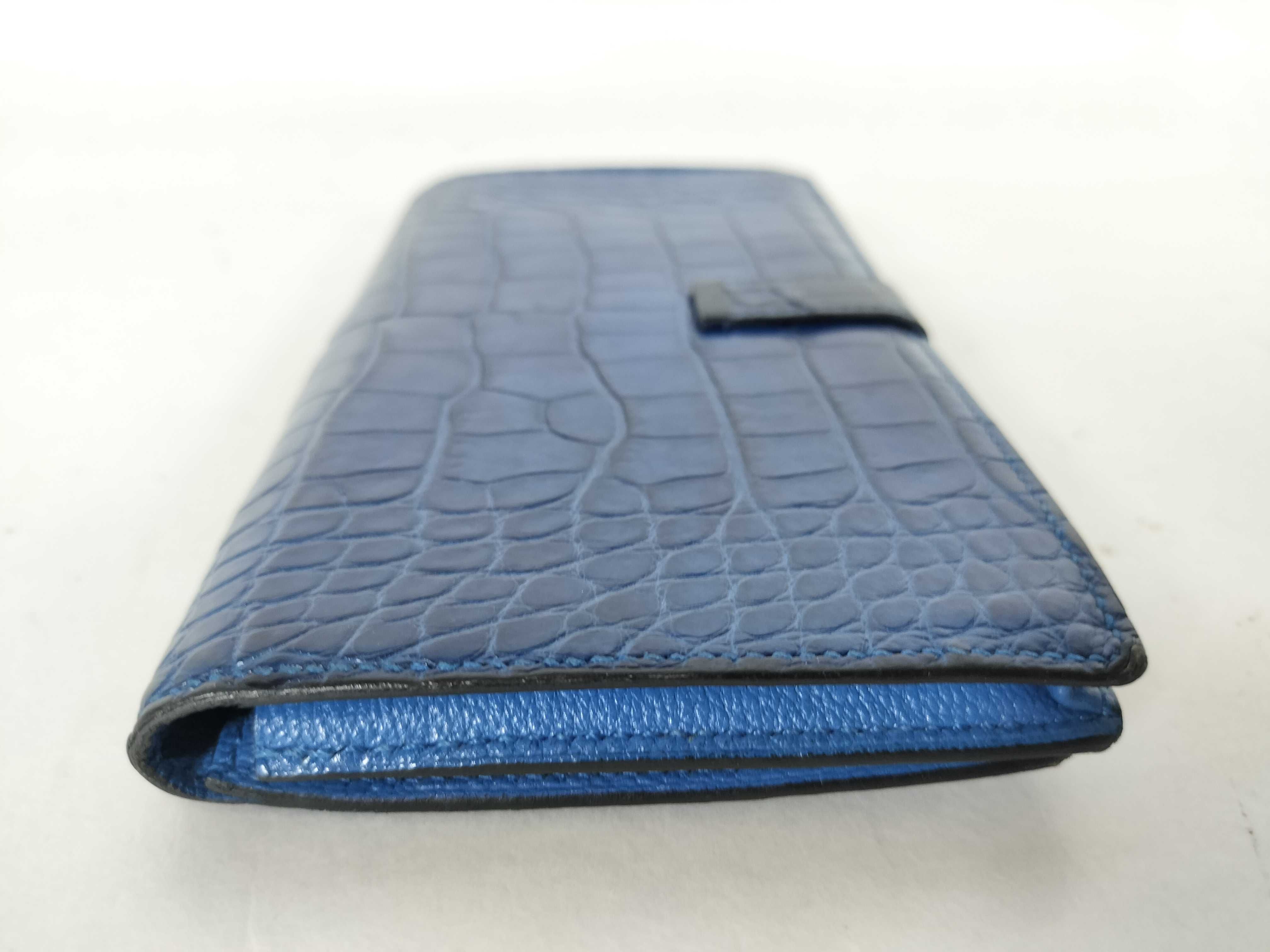 Bearn wallet, 2020 model, alligator leather, blue tones, gold hardware, Y stamp. — view 4
