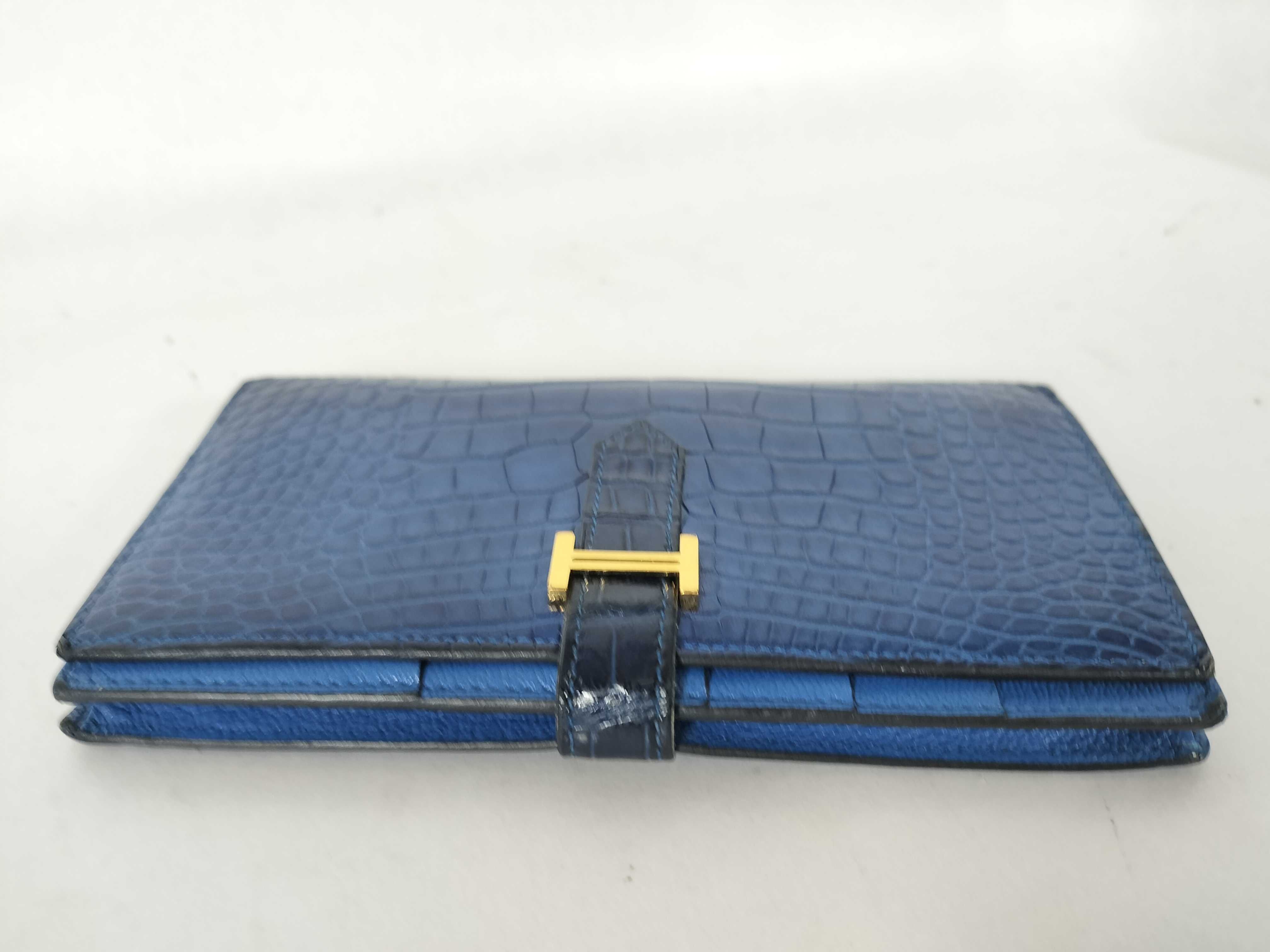 Bearn wallet, 2020 model, alligator leather, blue tones, gold hardware, Y stamp. — view 5