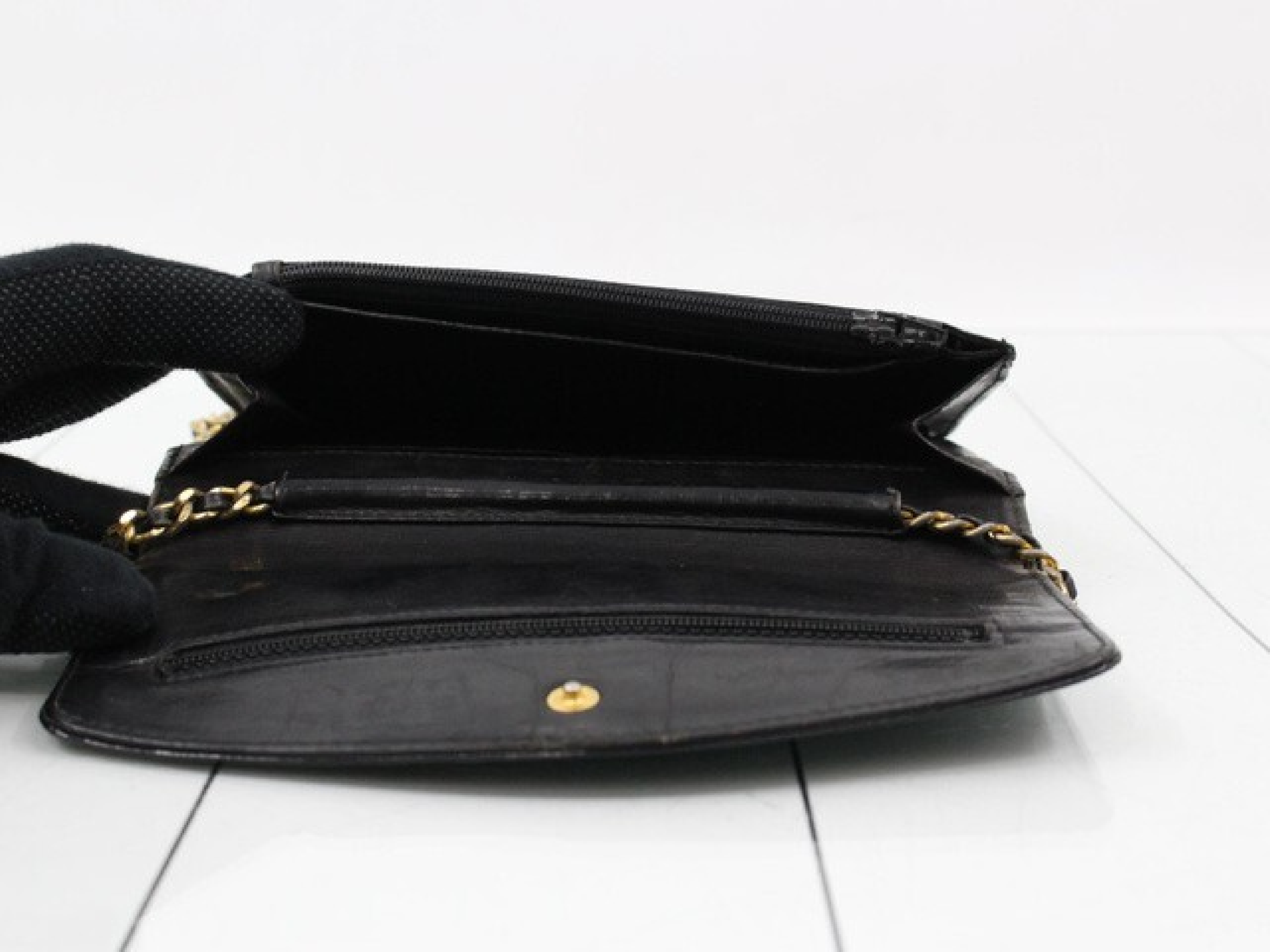 Enamel Coco Mark Chain Wallet Shoulder Bag — view 4