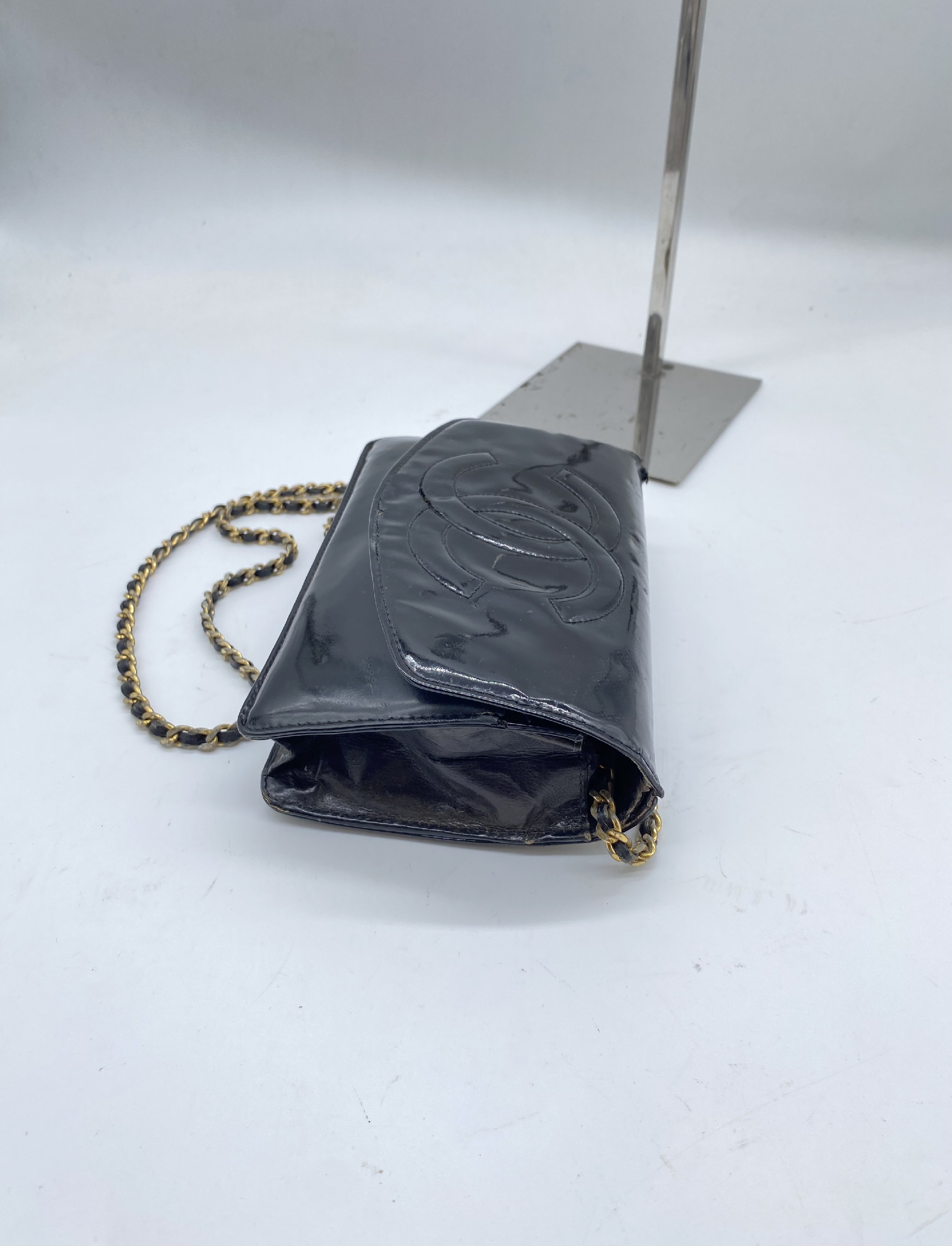 Enamel Coco Mark Chain Wallet Shoulder Bag — view 8