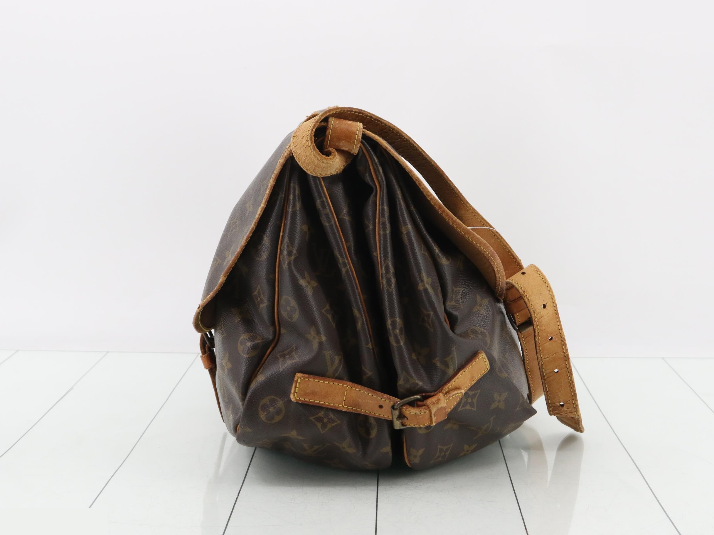 M42254 Monogram Saumur 35 Shoulder Bag — view 4