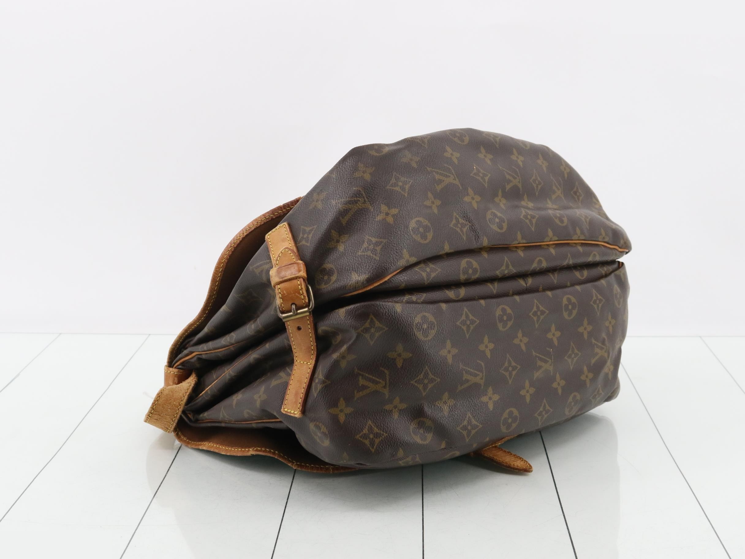 M42254 Monogram Saumur 35 Shoulder Bag — view 5