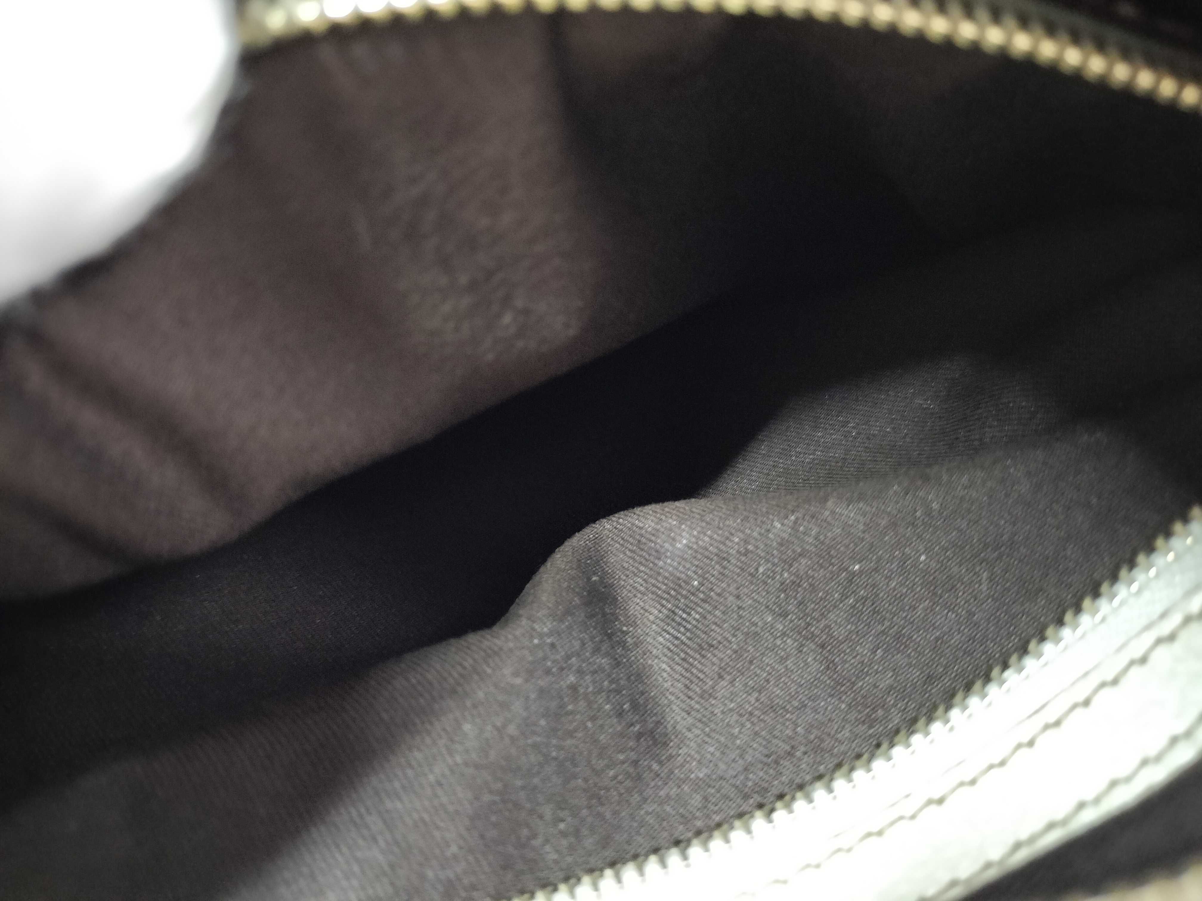 GG Canvas Gucci Handbag Shoulder Bag — view 11