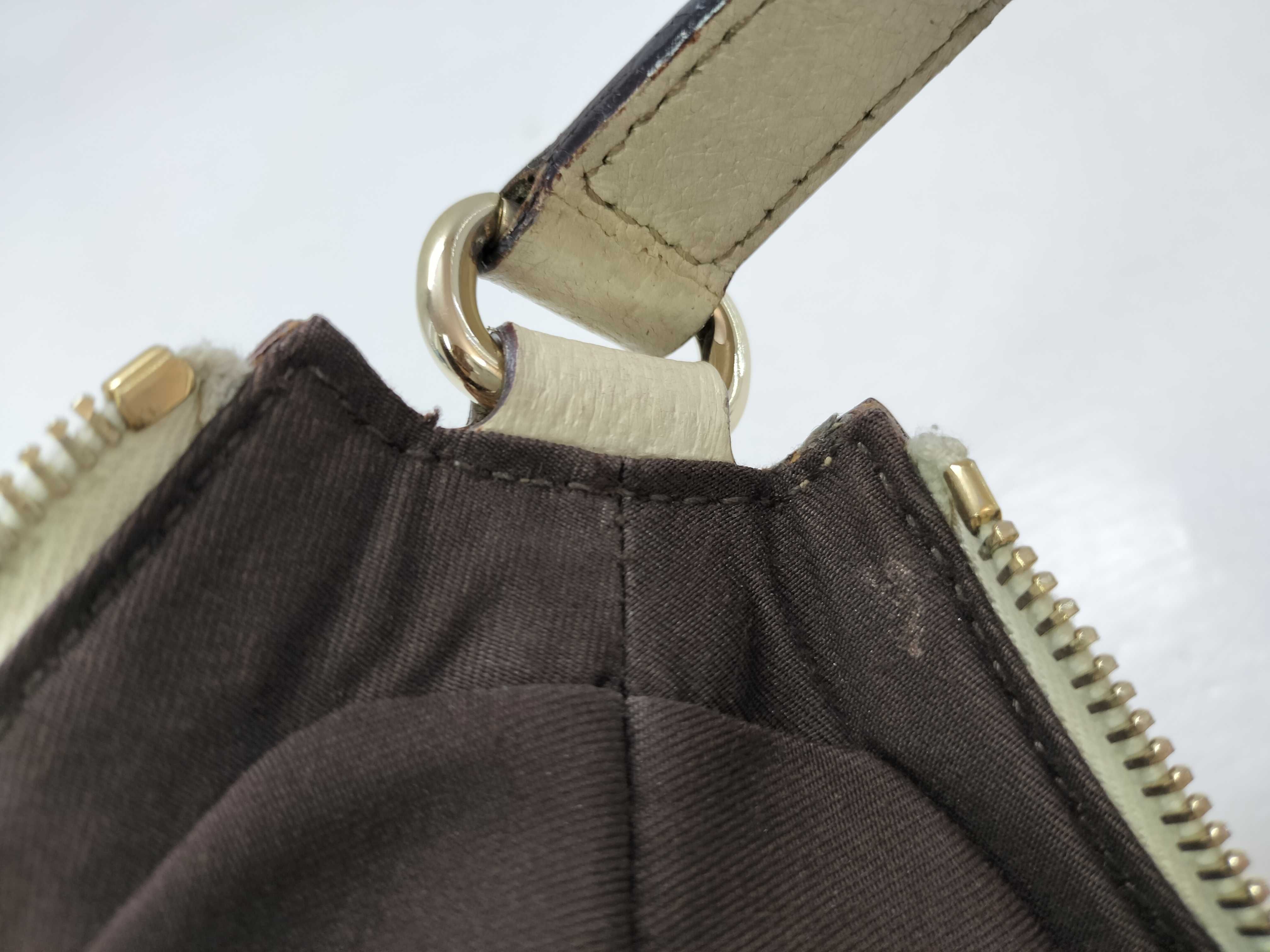 GG Canvas Gucci Handbag Shoulder Bag — view 13