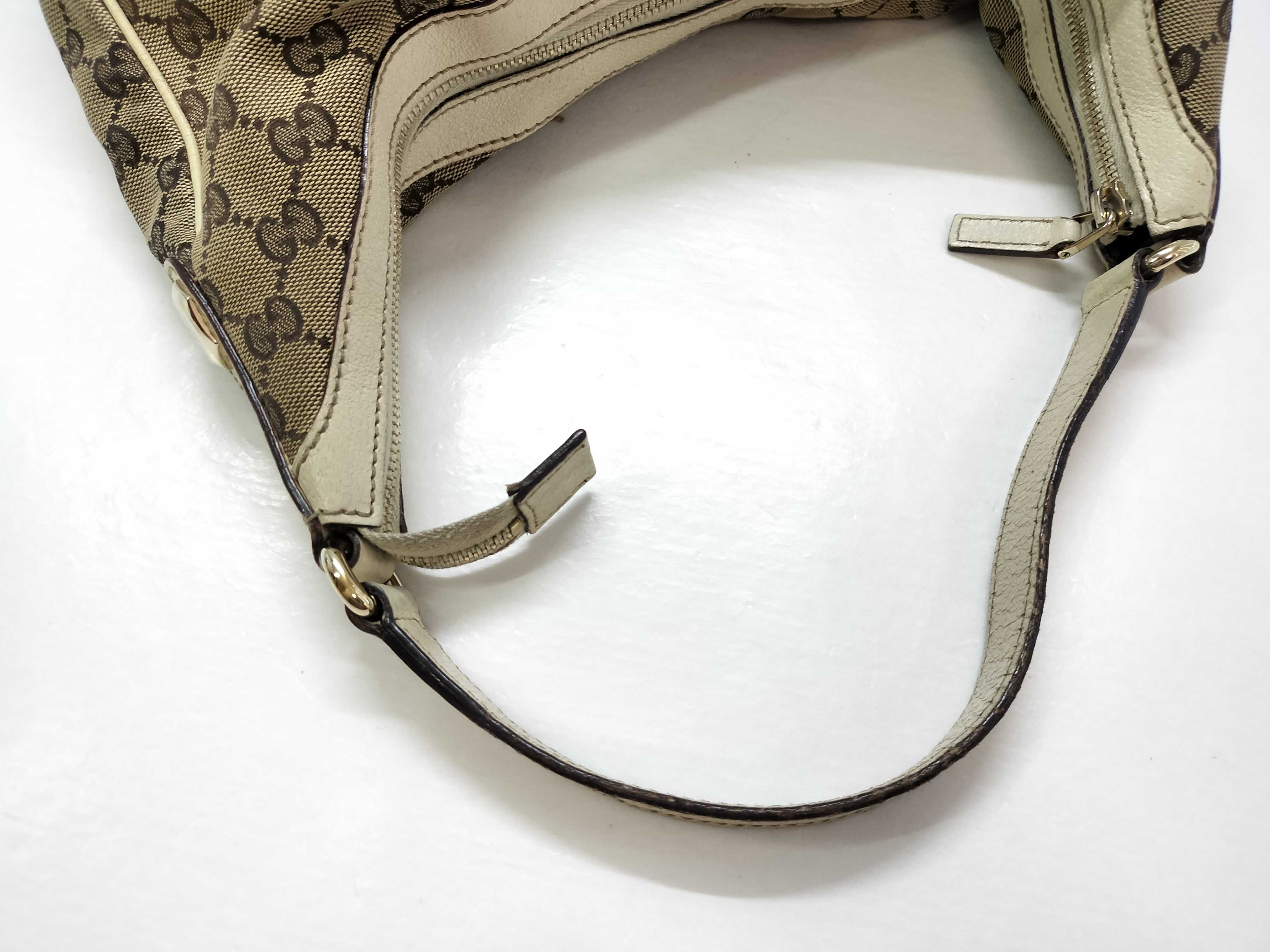 GG Canvas Gucci Handbag Shoulder Bag — view 3