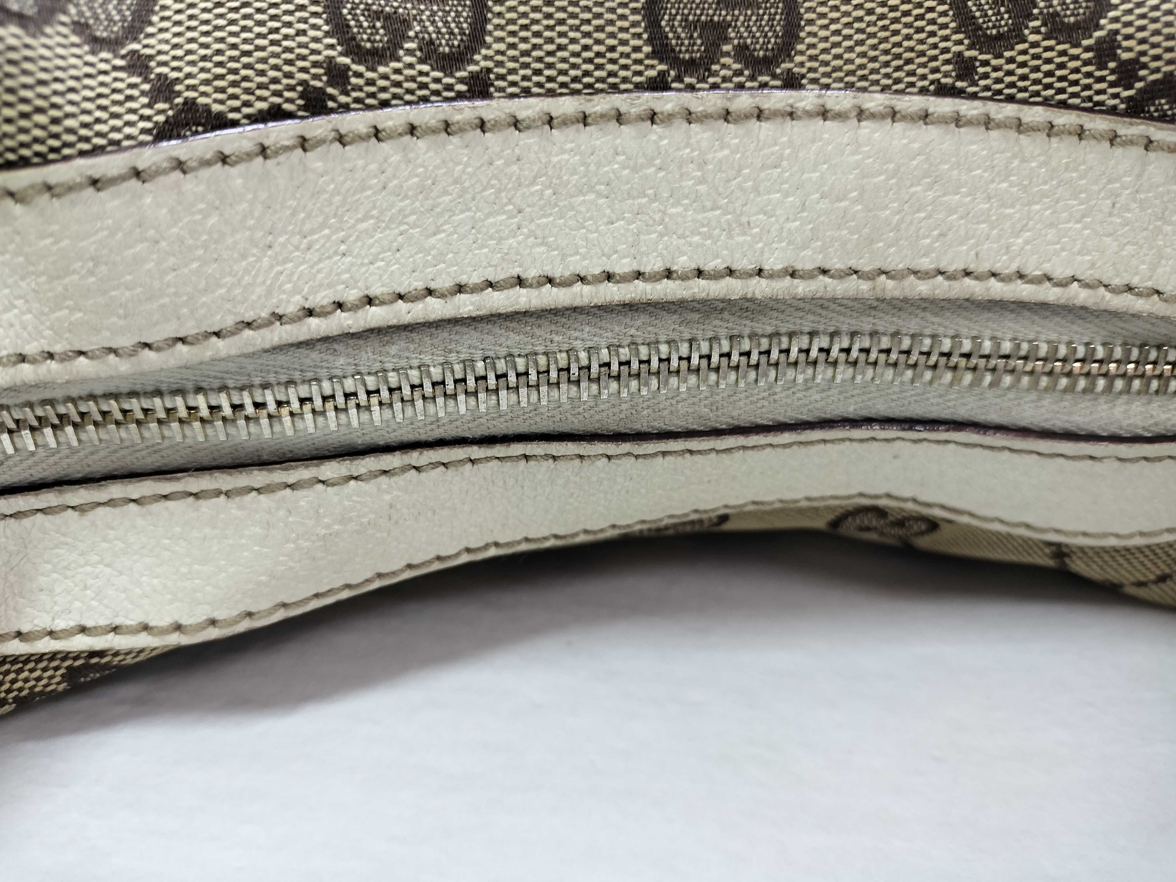 GG Canvas Gucci Handbag Shoulder Bag — view 6