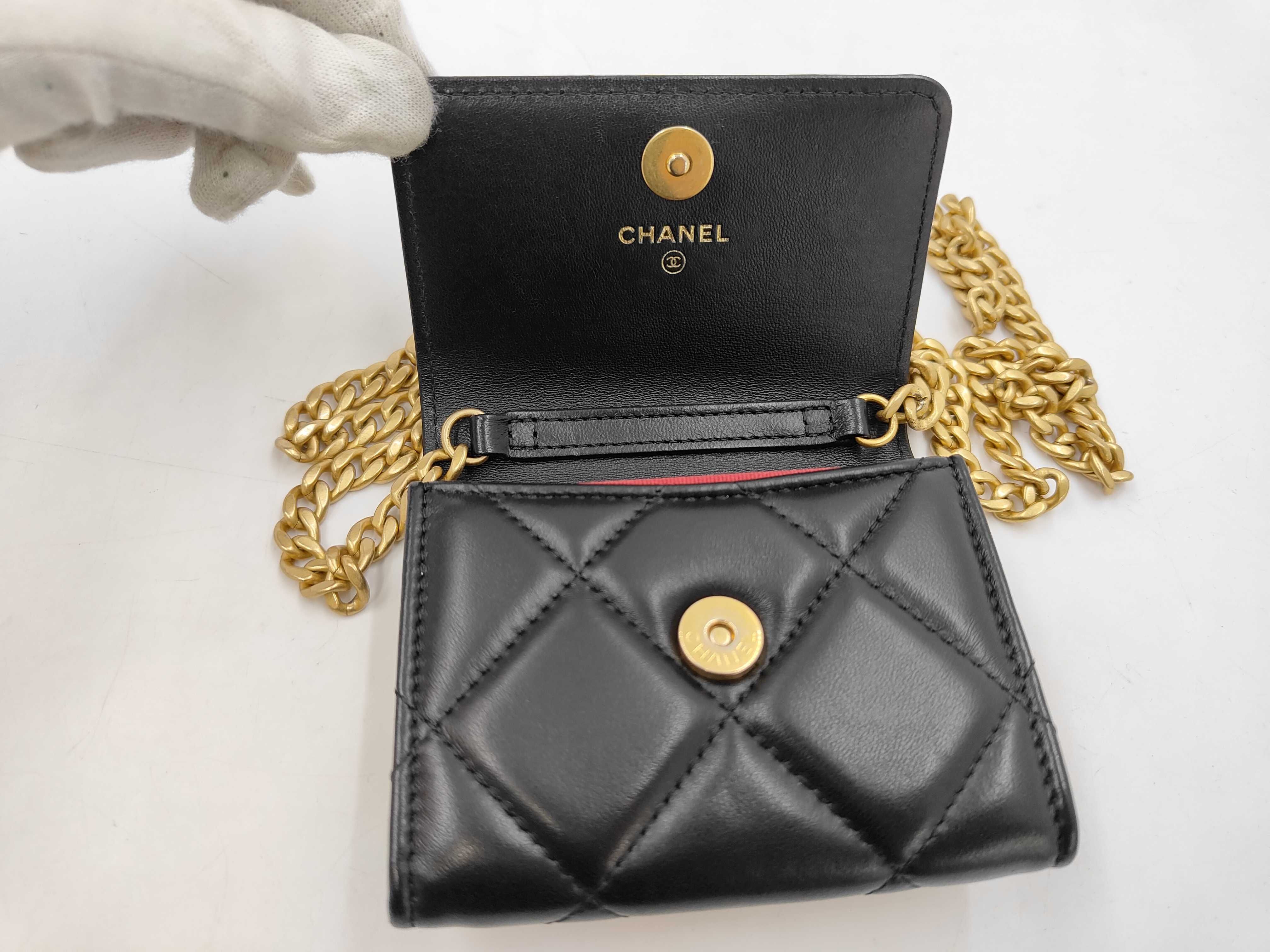 Matelassé Coco Mark Turnlock Wallet with Chain — view 7