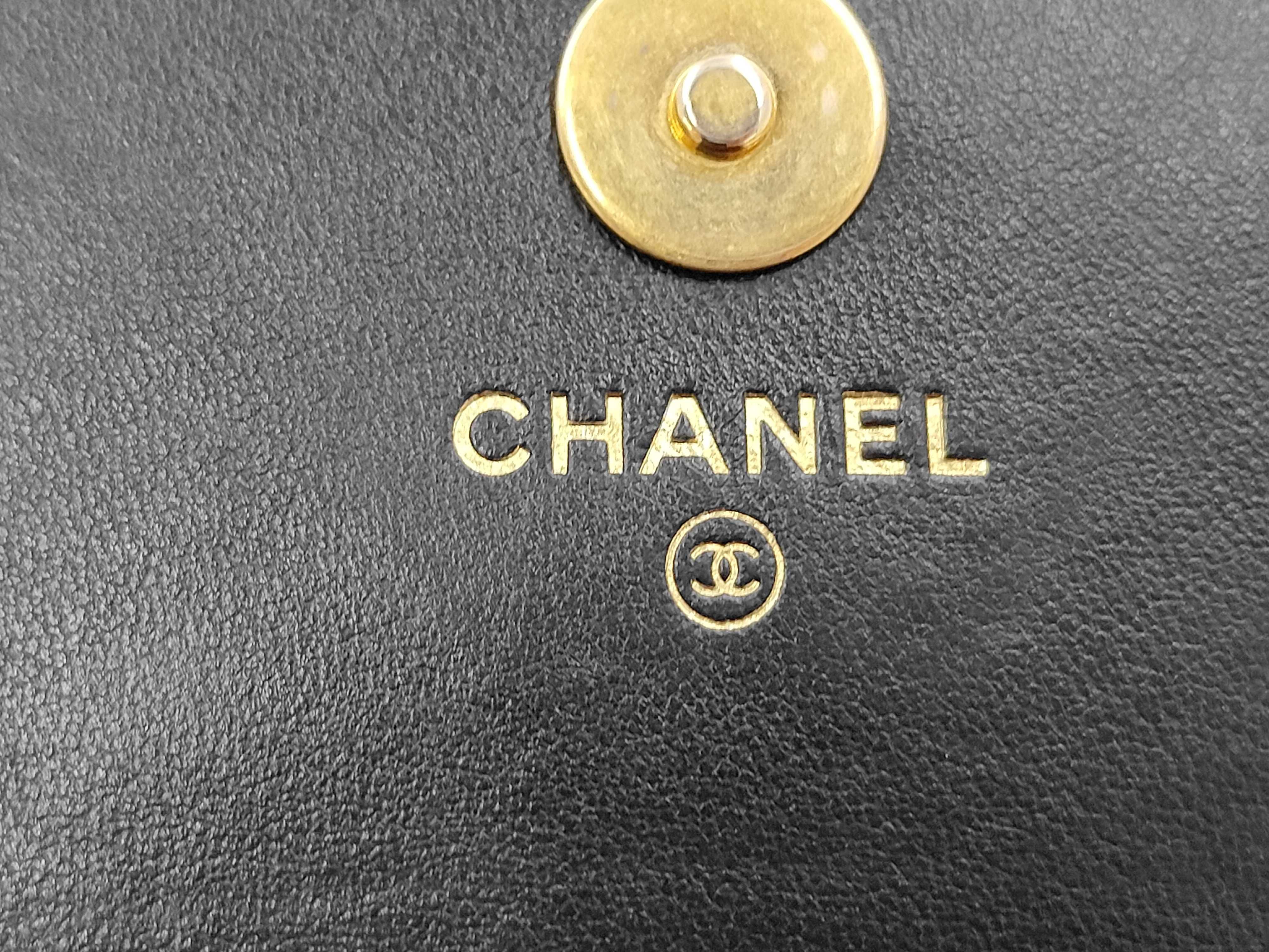 Matelassé Coco Mark Turnlock Wallet with Chain — view 8