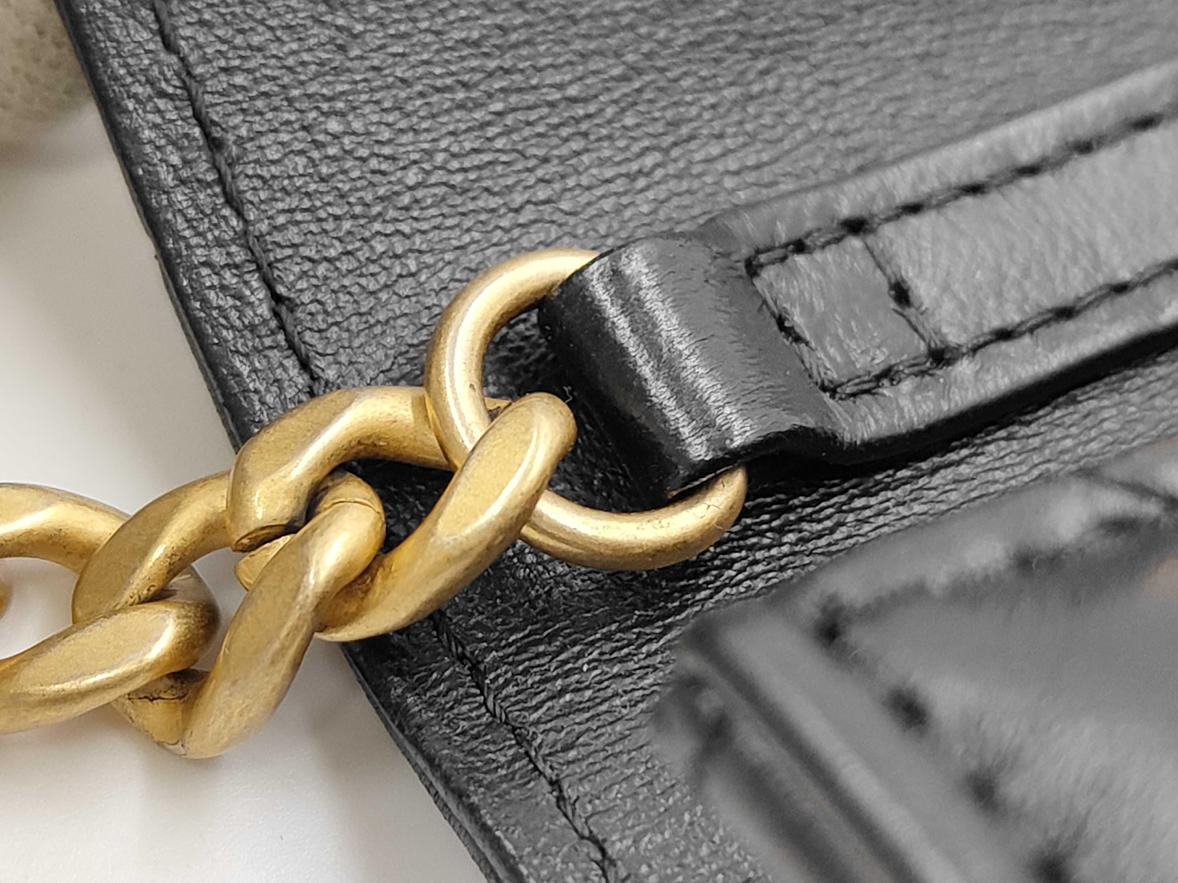 Matelassé Coco Mark Turnlock Wallet with Chain — view 9