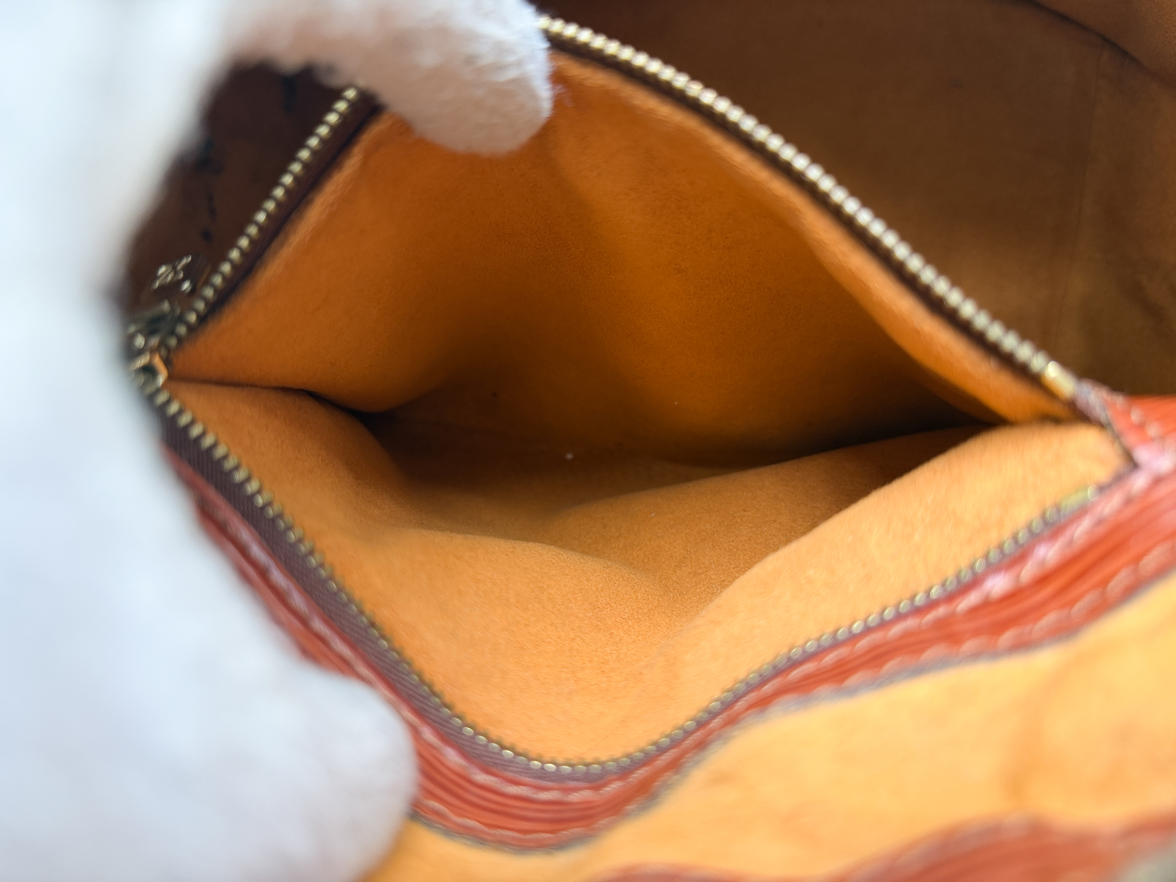Epi M44103 Petit Noé Kenya Brown Shoulder Bag — view 13