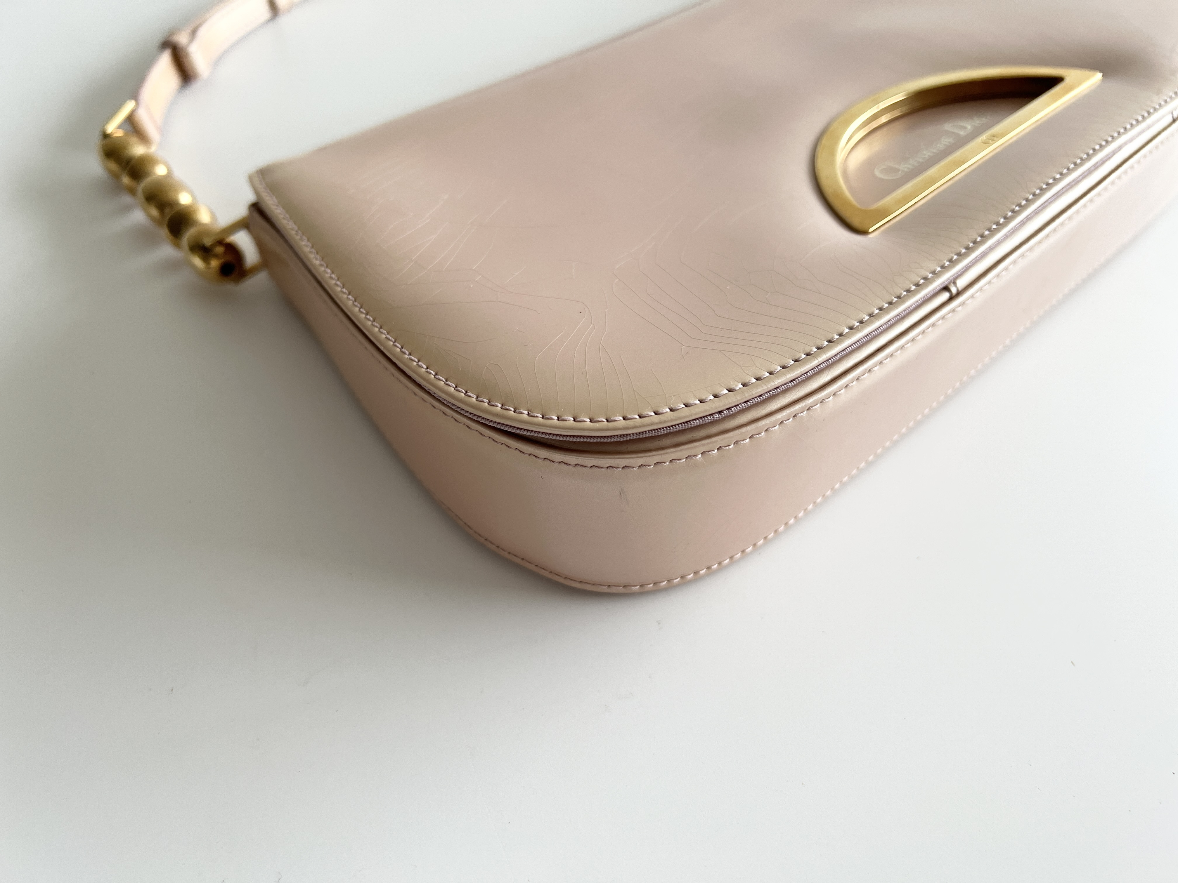 Maris Pearl Enamel Patent Leather Handbag One-Shoulder Bag — view 10