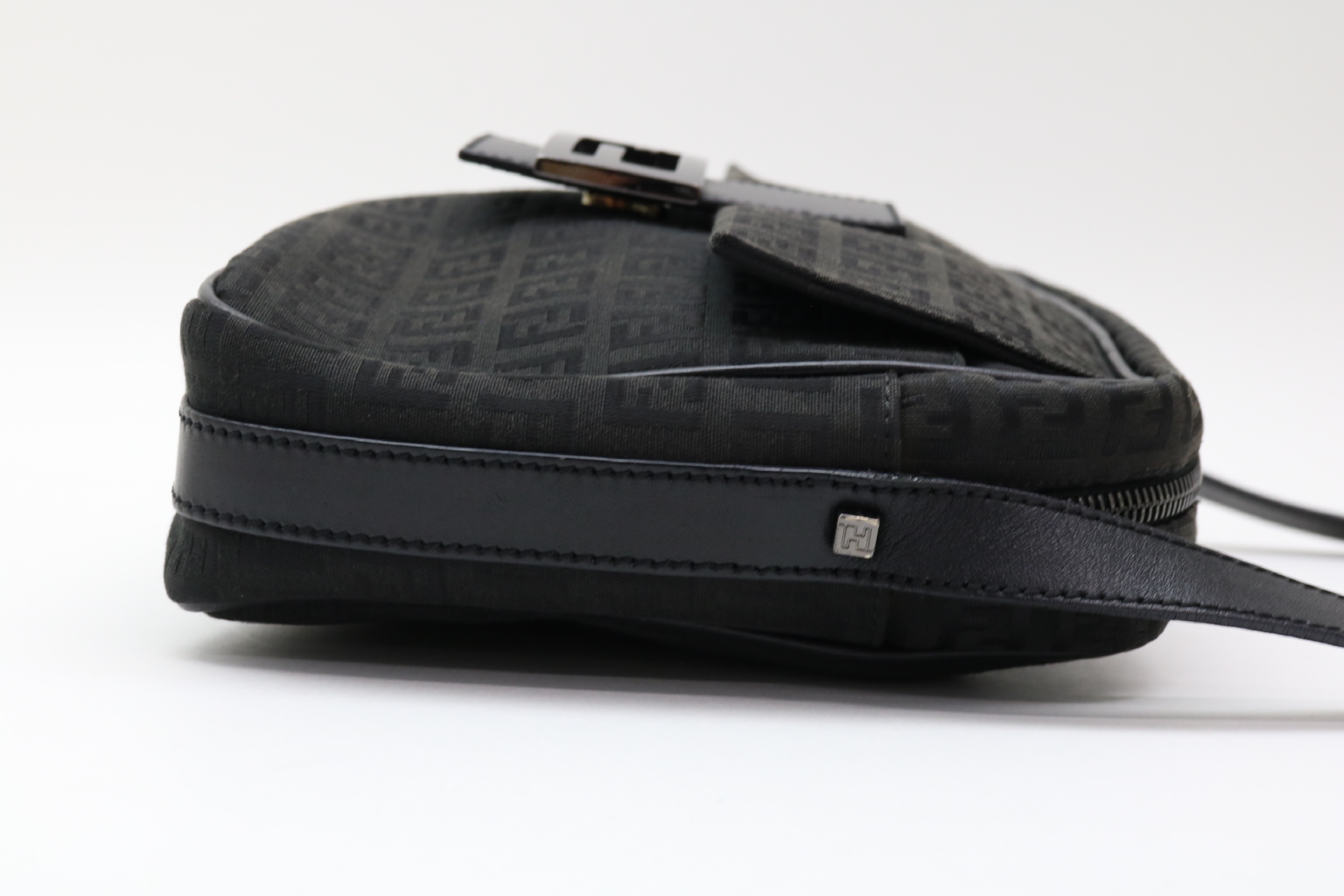Zucchino Mamma Bucket Shoulder Bag — view 3