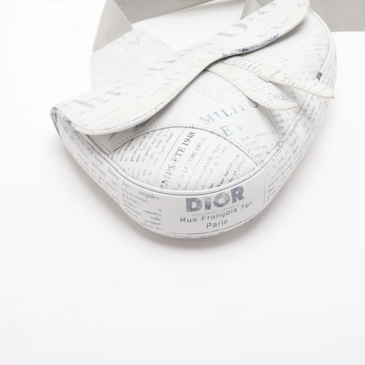 Newspaper Saddle Leather Body Bag, White x Gray — view 4