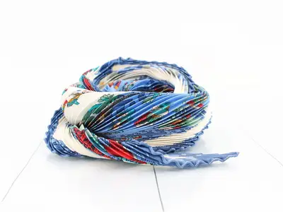 Carre 90 Silk Pleated Scarf