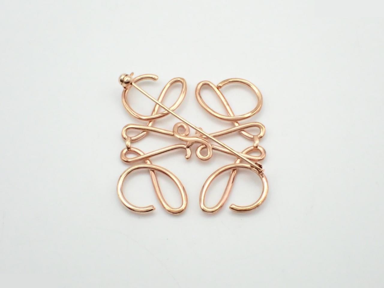 Anagram Brooch, Pink Gold — view 2