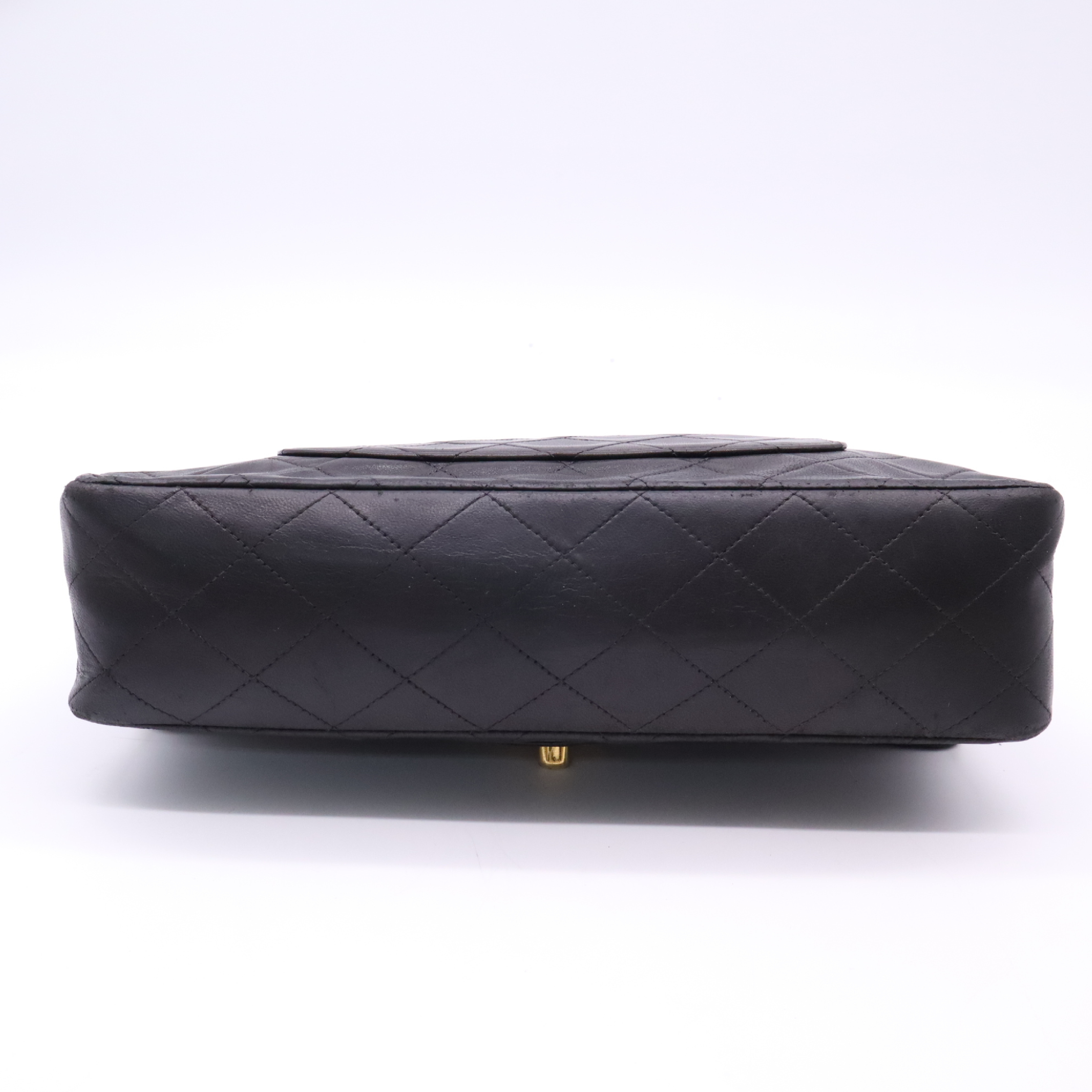 Lambskin Matelassé 25 Double Flap Double Chain Gold Hardware Black Seal 5024893 Shoulder Bag — view 5
