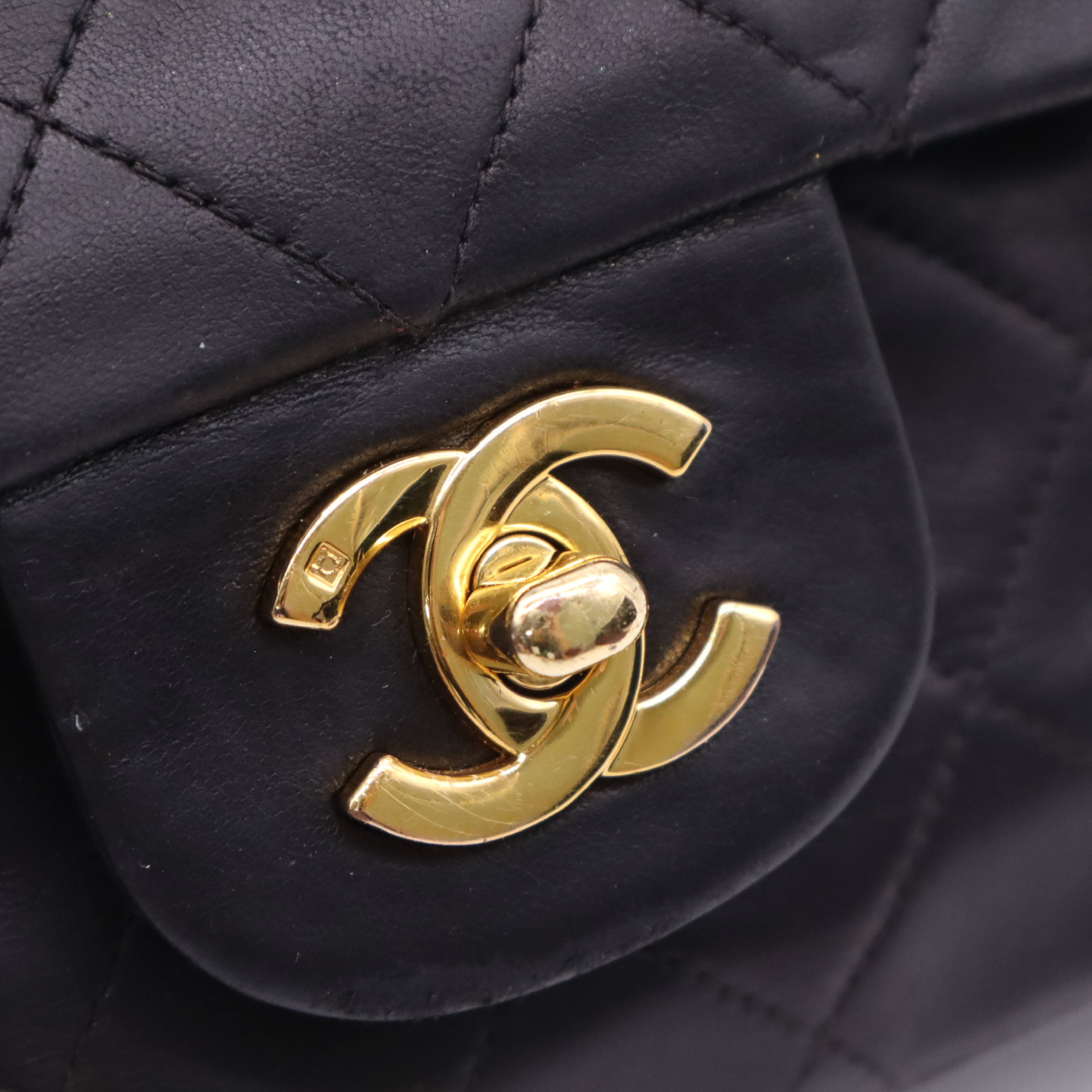 Lambskin Matelassé 25 Double Flap Double Chain Gold Hardware Black Seal 5024893 Shoulder Bag — view 9