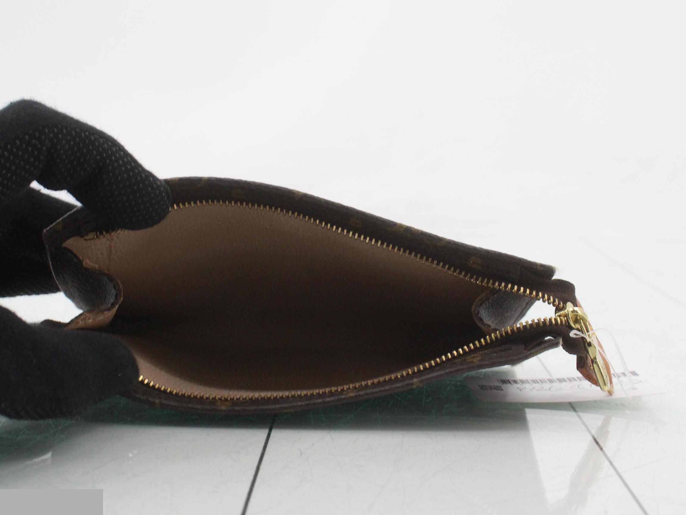 Flat pouch — view 4