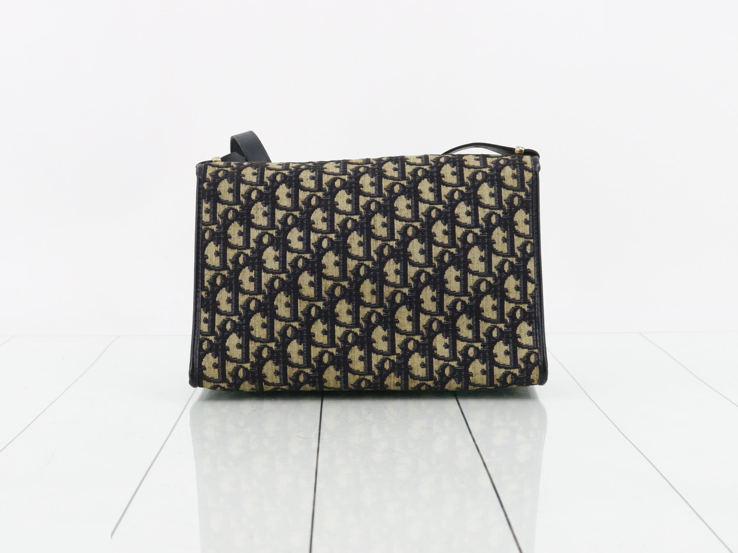 Trotter (bag) - Shoulder bag — view 2