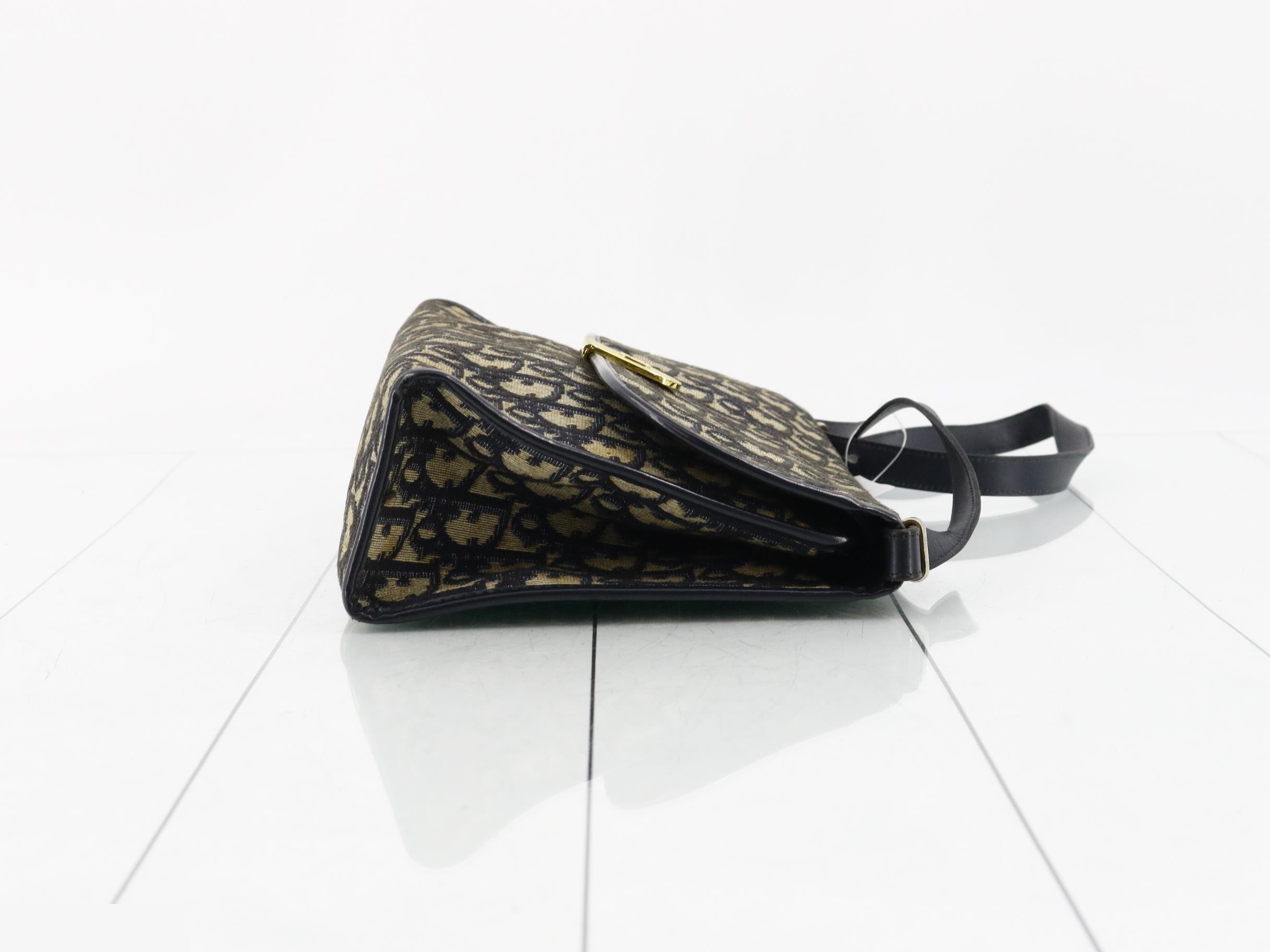 Trotter (bag) - Shoulder bag — view 3