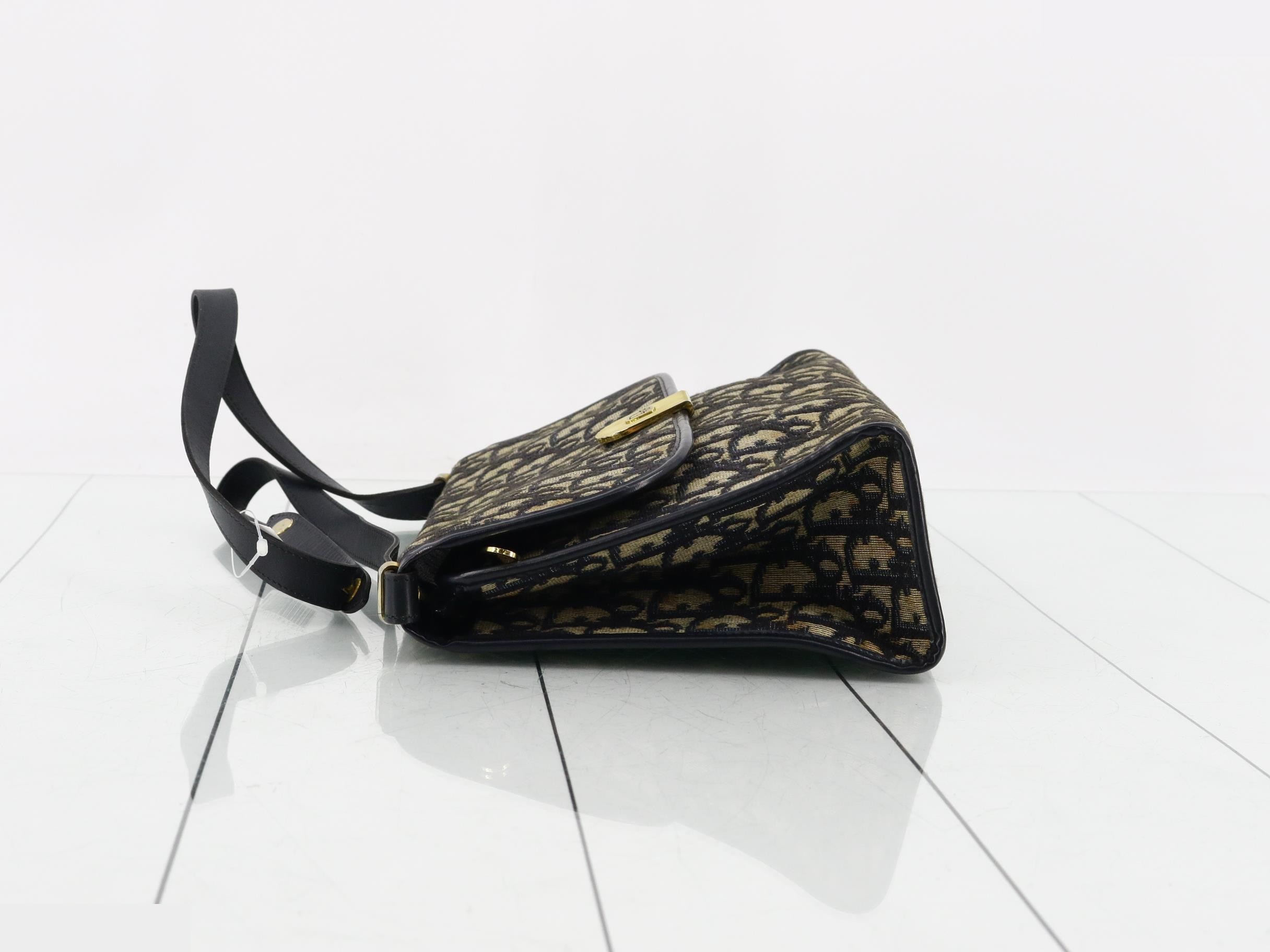 Trotter (bag) - Shoulder bag — view 4