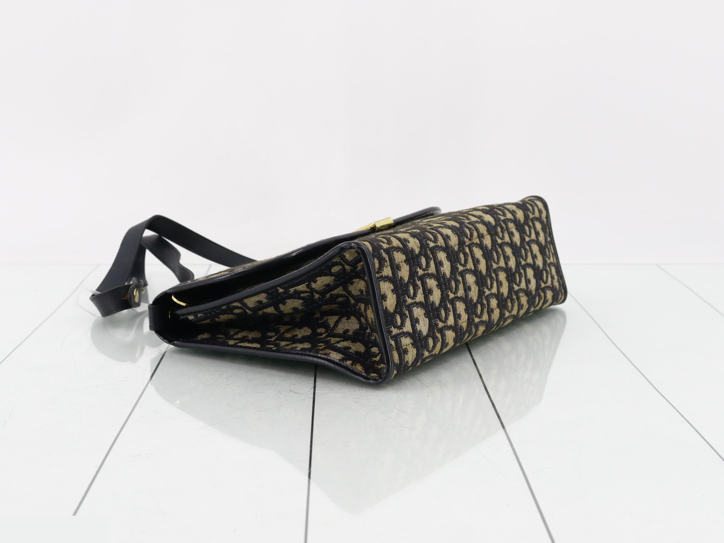 Trotter (bag) - Shoulder bag — view 5