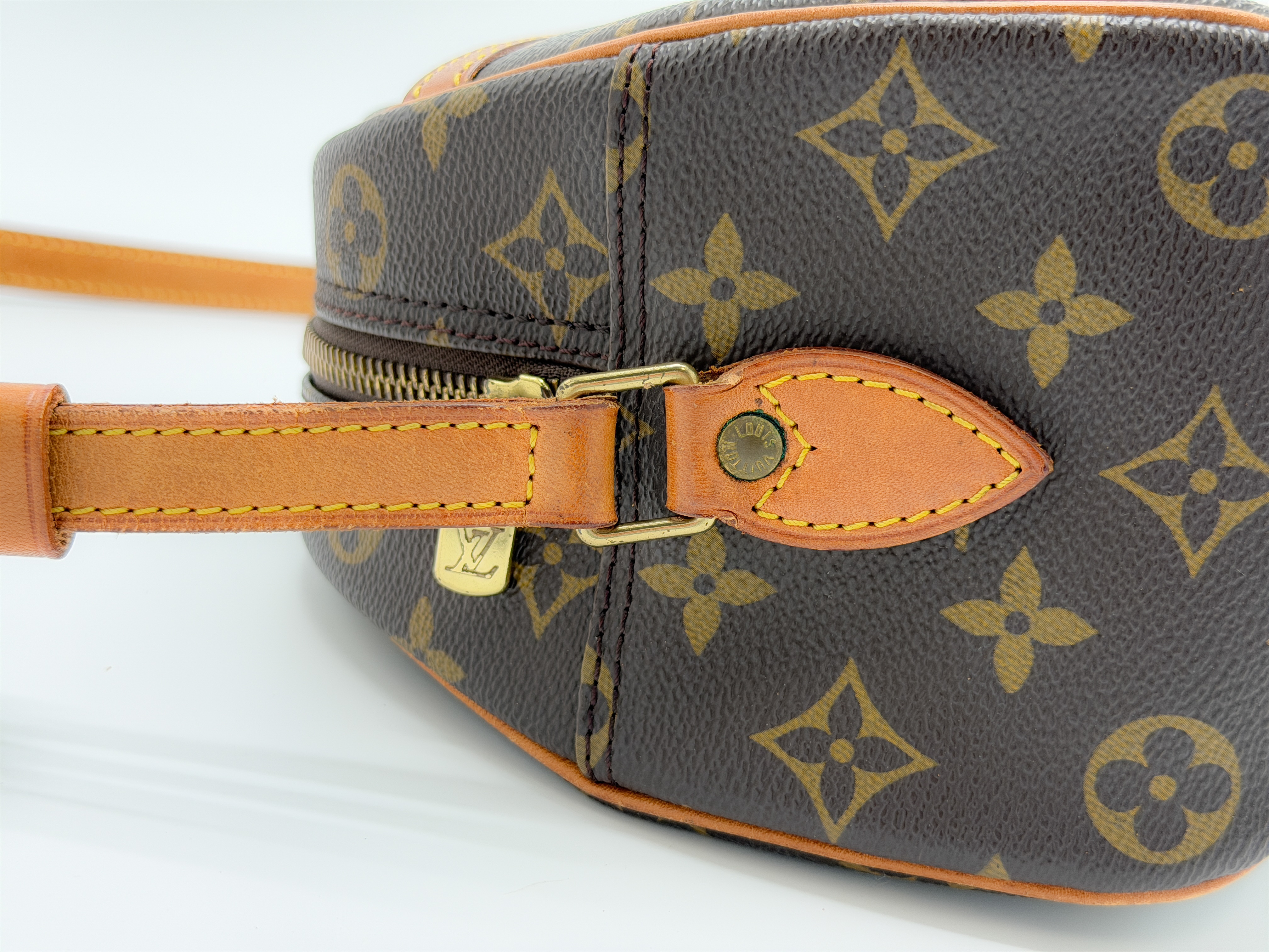 Monogram M51221 Blois Shoulder Bag (No stickiness) — view 6