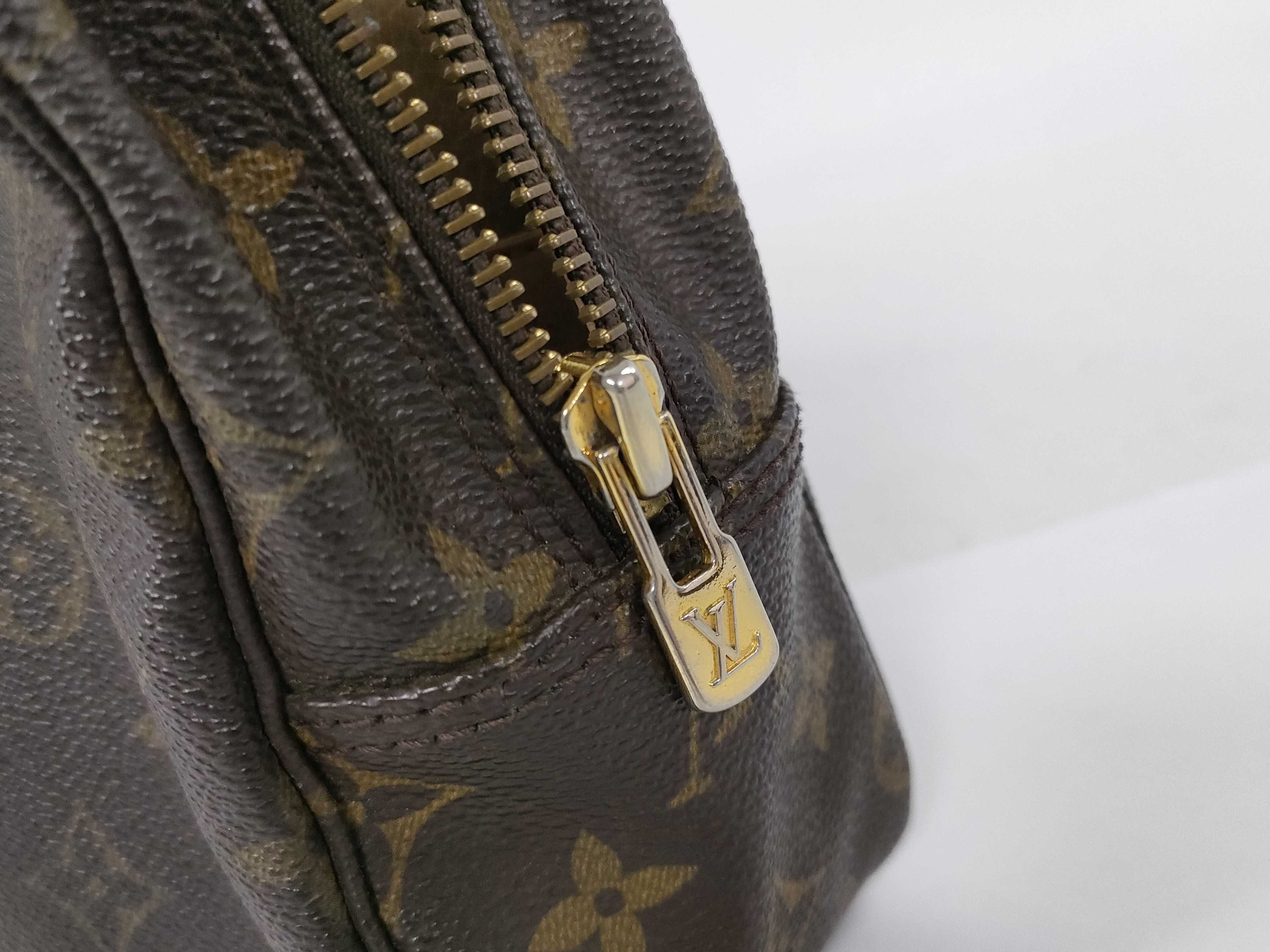 Monogram Louis Vuitton Trousses Toilette 28 Monogram M47522 Pouch — view 11