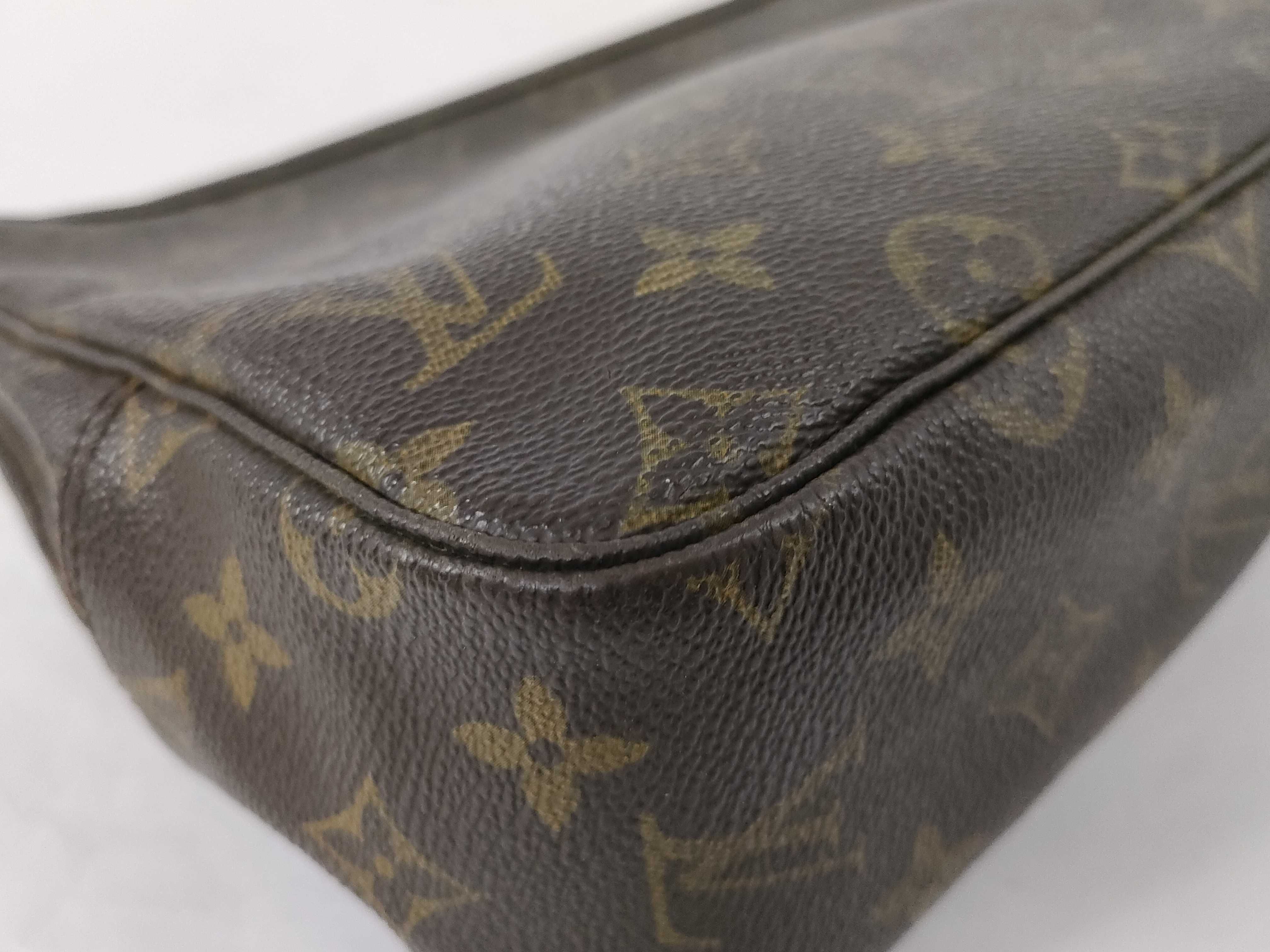 Monogram Louis Vuitton Trousses Toilette 28 Monogram M47522 Pouch — view 3