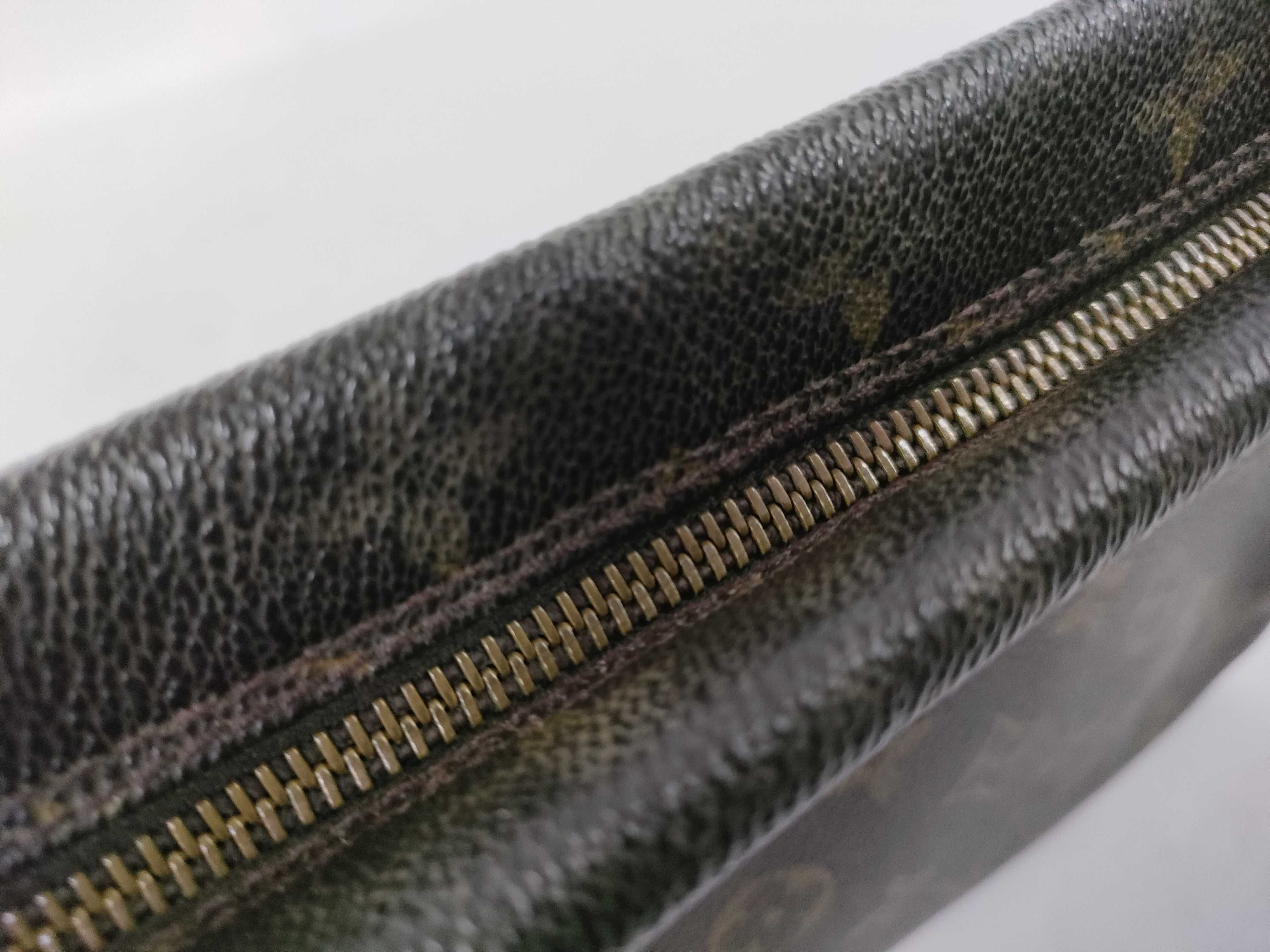 Monogram Louis Vuitton Trousses Toilette 28 Monogram M47522 Pouch — view 5