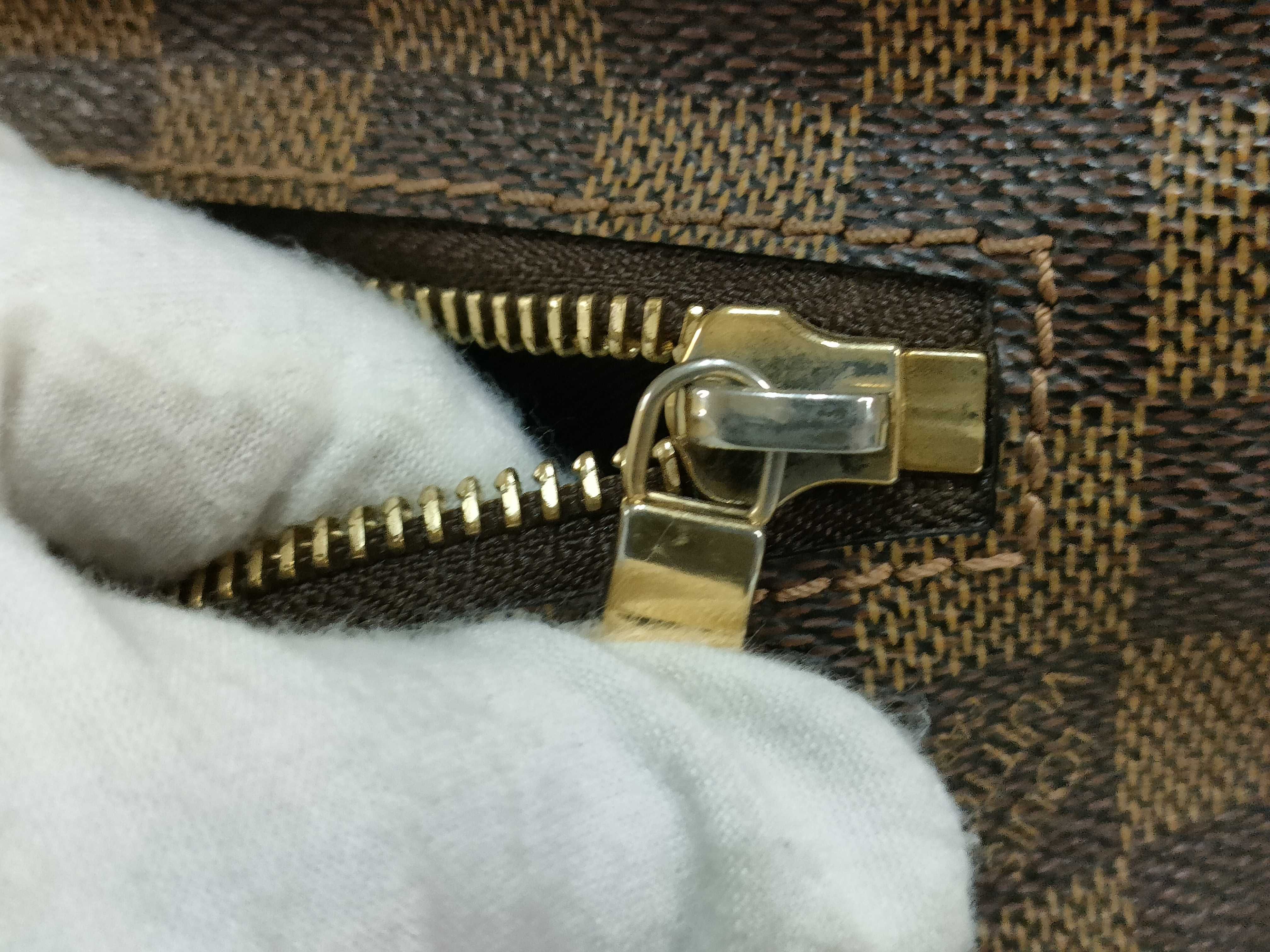 Damier Louis Vuitton Damier Shoulder Bag — view 15