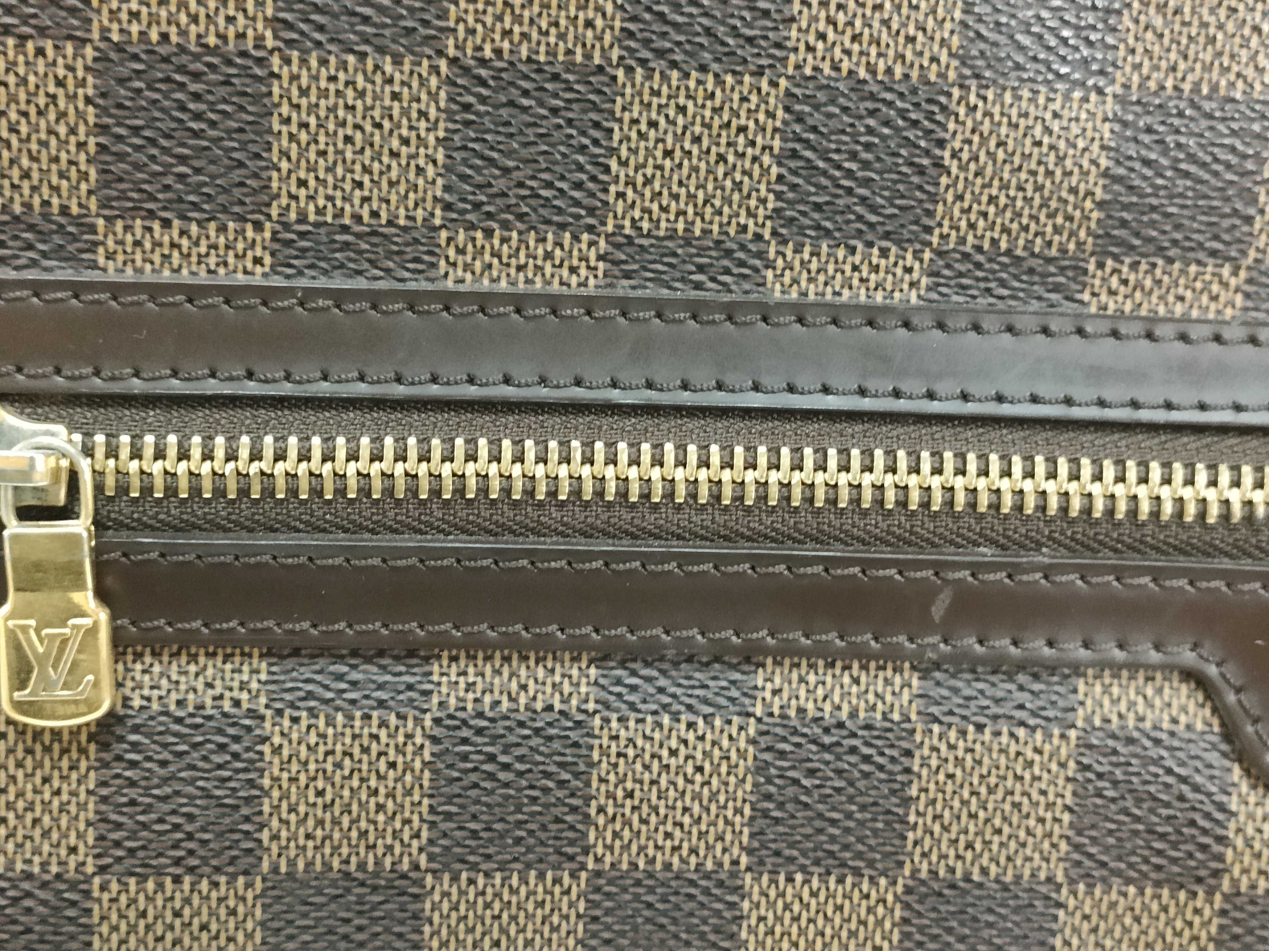 Damier Louis Vuitton Damier Shoulder Bag — view 10