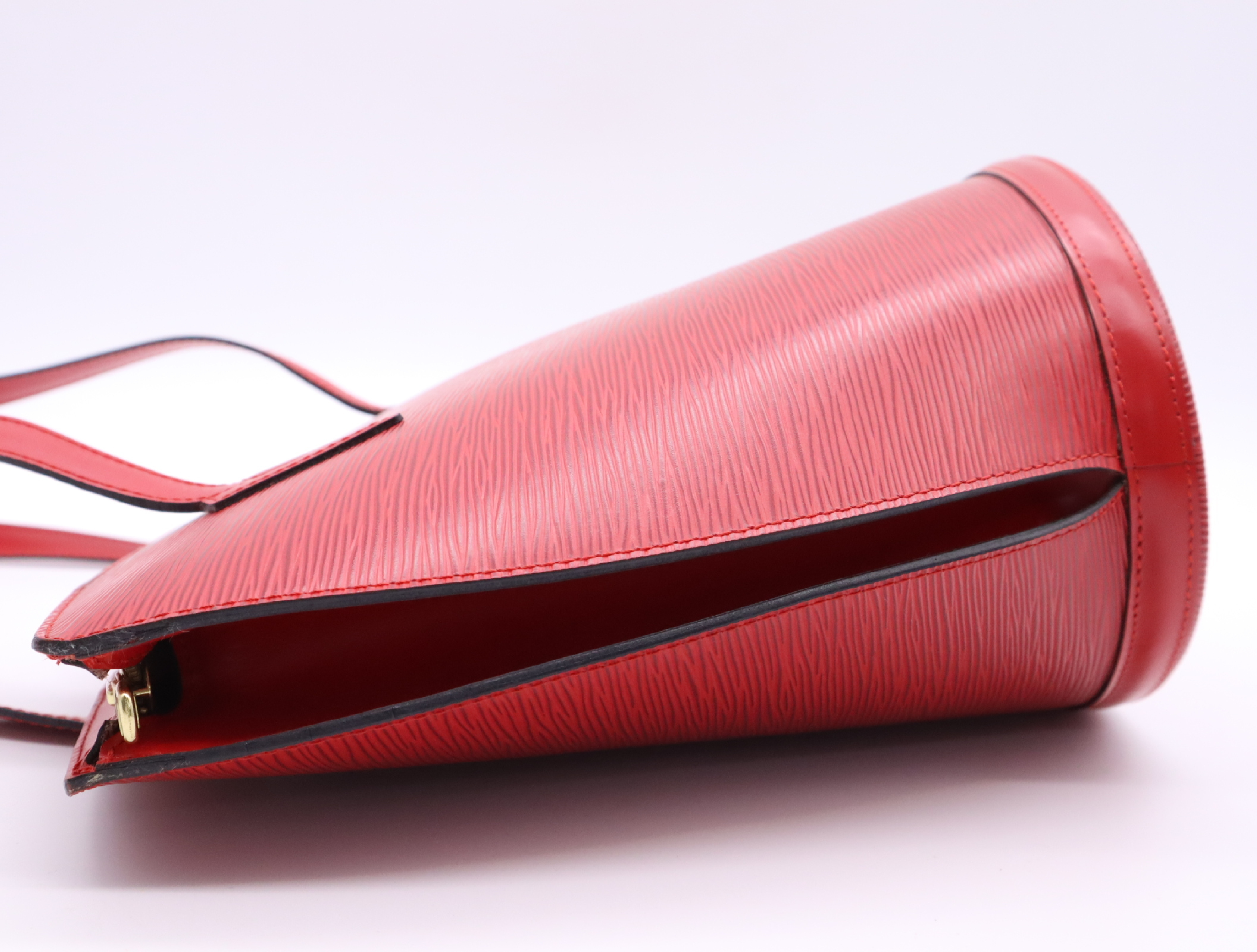 M52267 Epi Saint Jacques Shopping Castilian Red Tote Bag — view 3