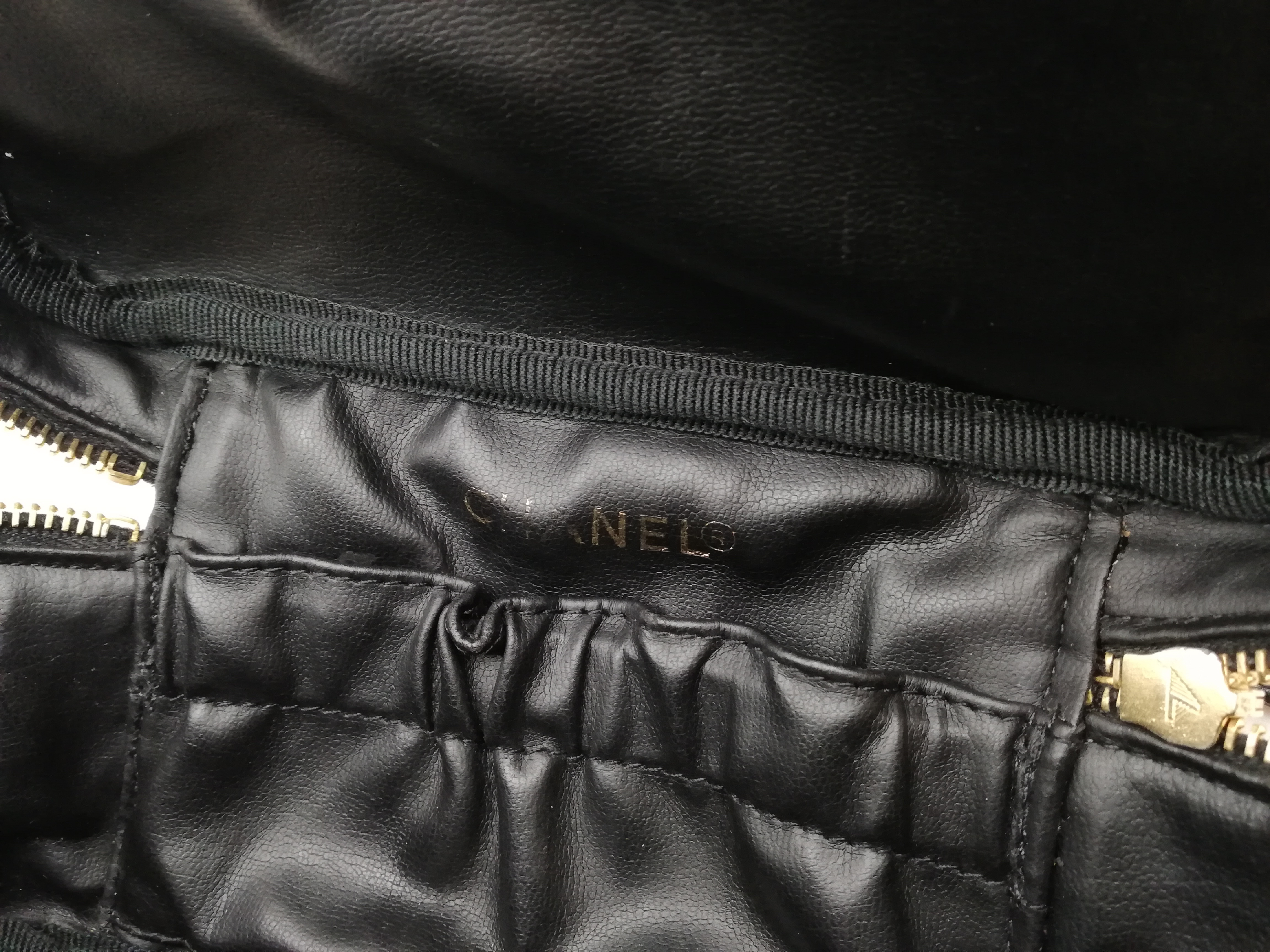 Bicolore Vanity Bag Black Vanity Bag — view 13