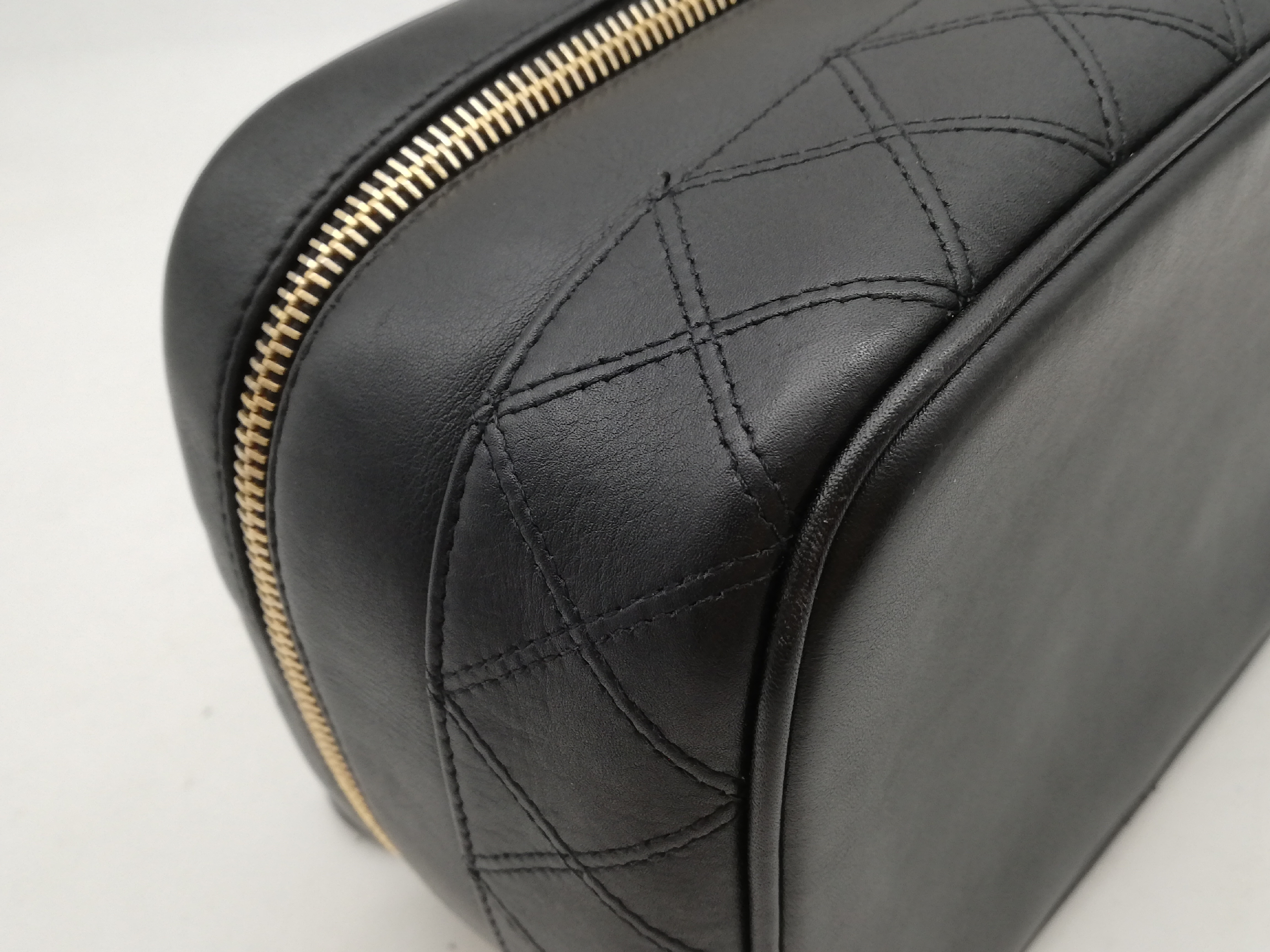 Bicolore Vanity Bag Black Vanity Bag — view 9