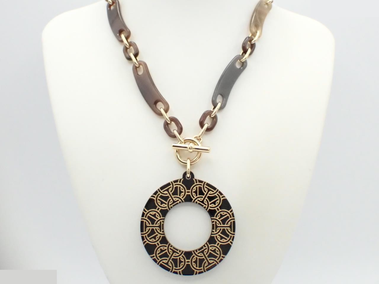 Chaine d'Ancre necklace, buffalo horn, gold. — view 3