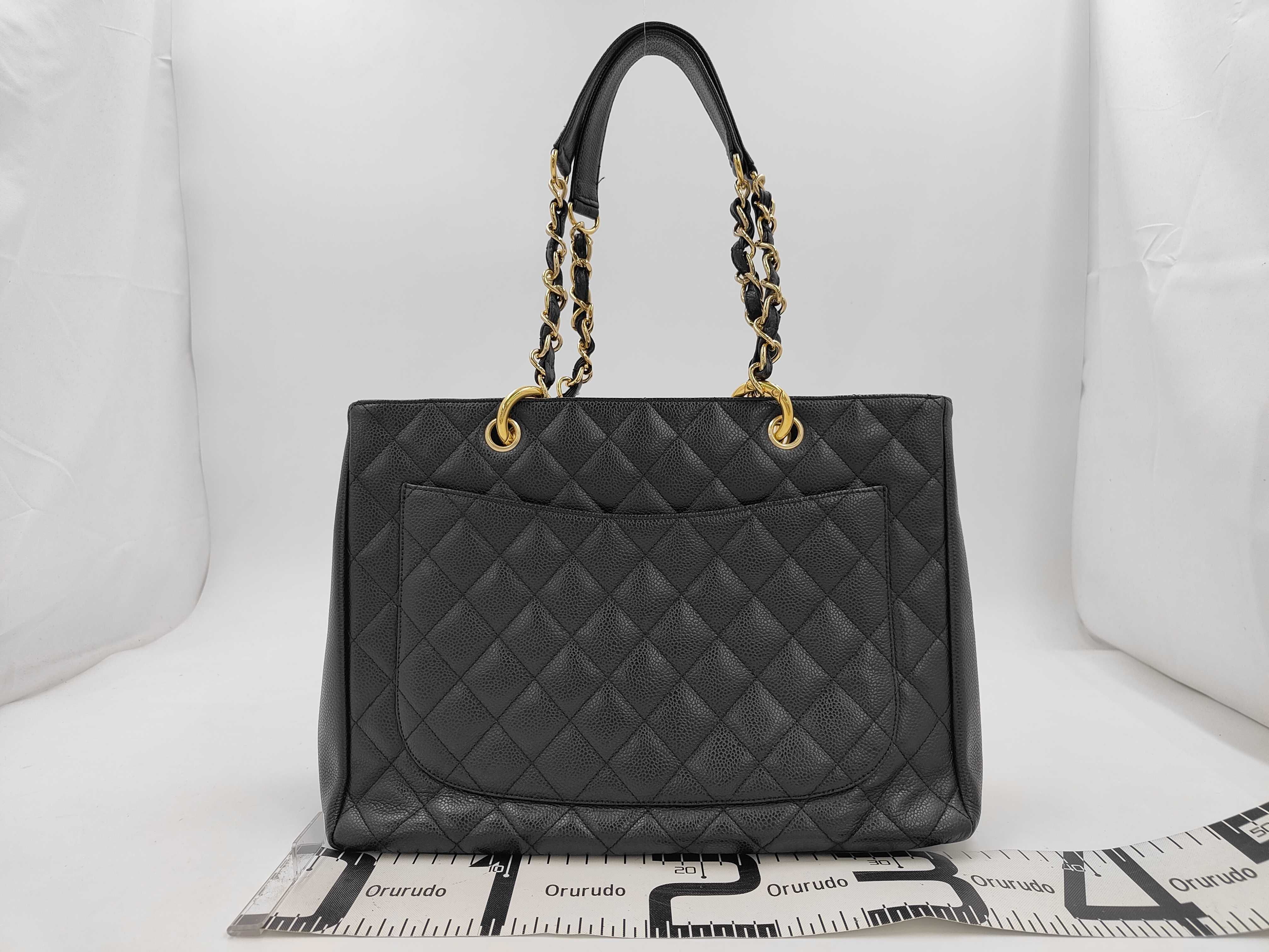 GST Chain Tote Bag, Black Caviar Leather Tote Bag — view 2