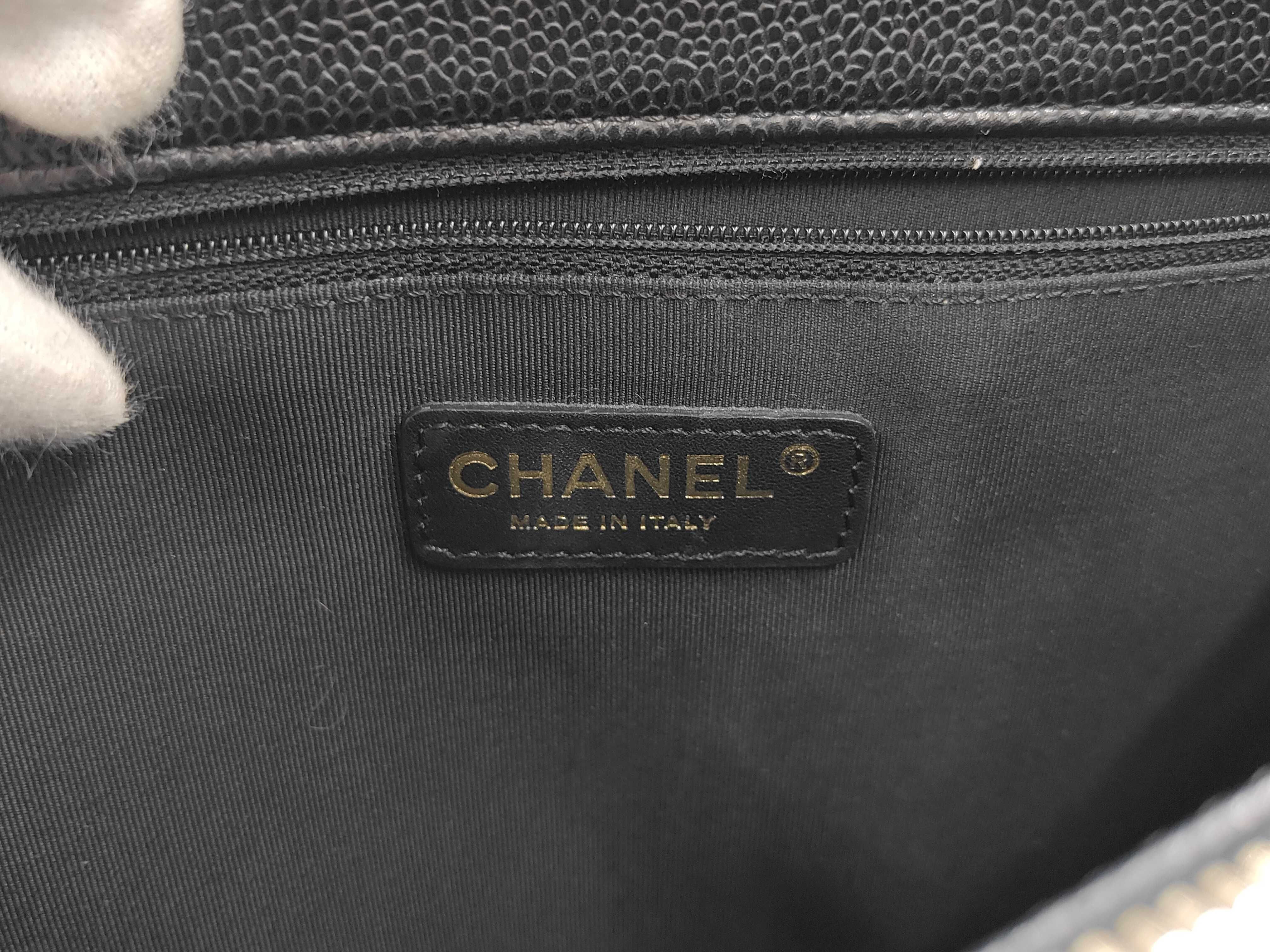 GST Chain Tote Bag, Black Caviar Leather Tote Bag — view 9