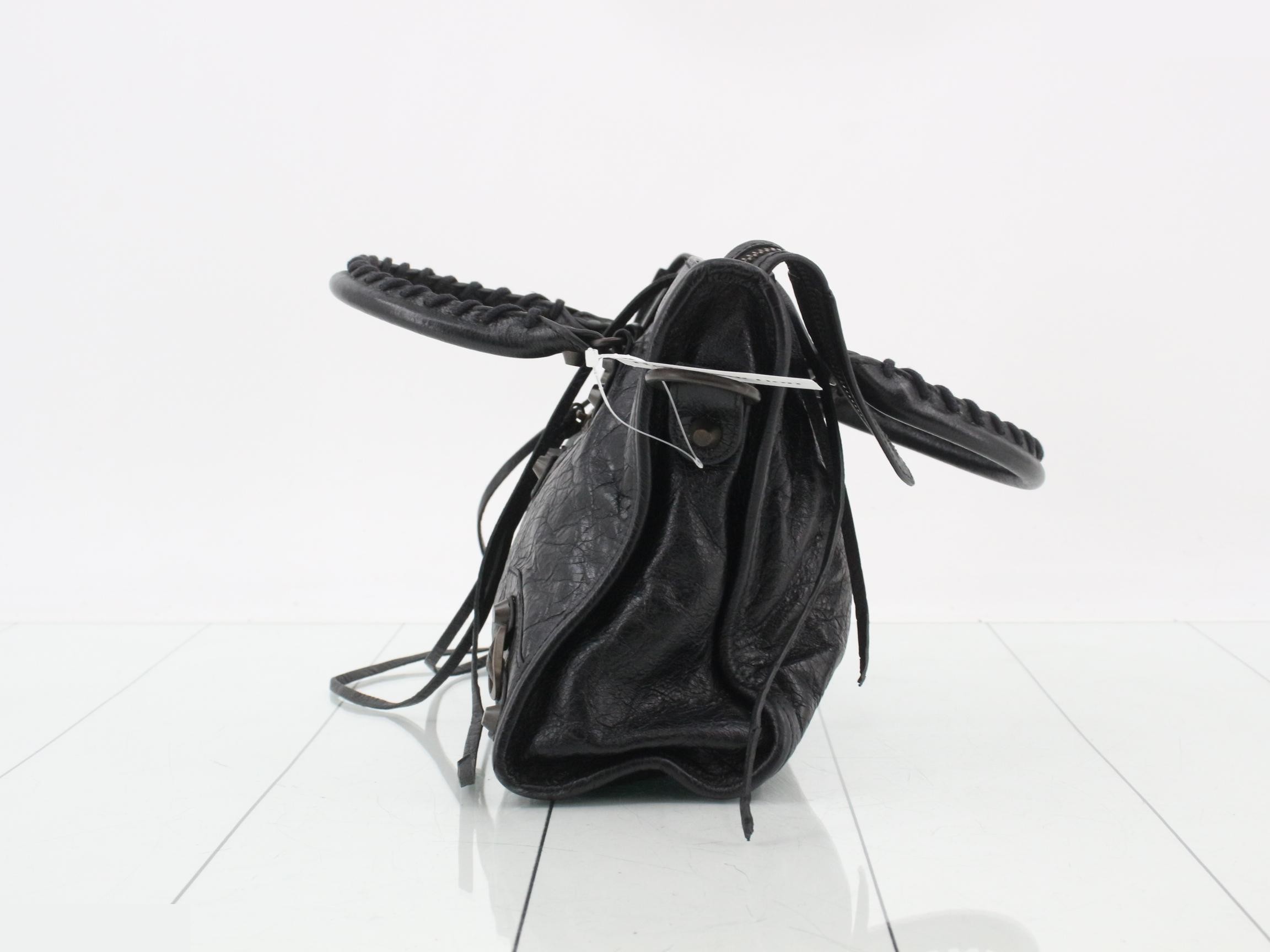 Classic (Bag) Shoulder Bag — view 3